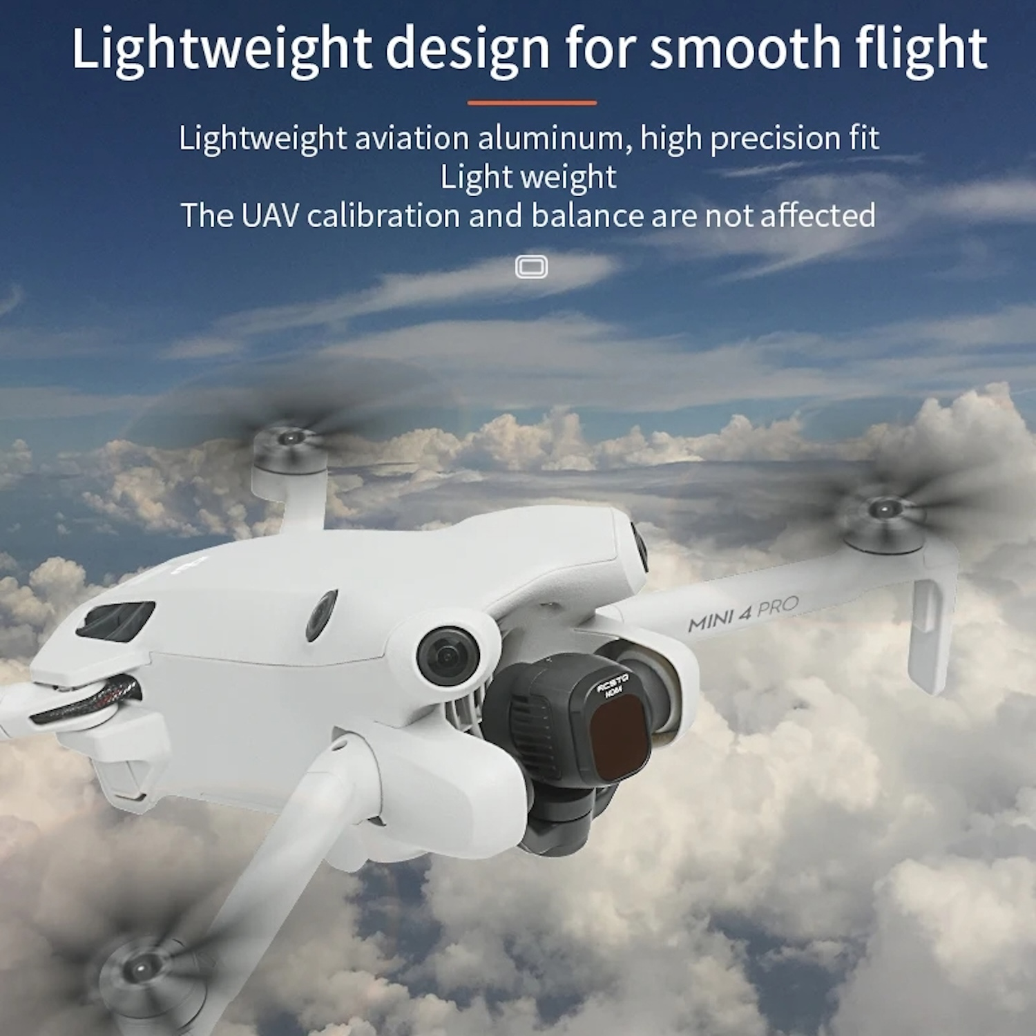 Un dron blanco volando en el cielo. Es un mini 4 PRO. El dron tiene una cámara negra.