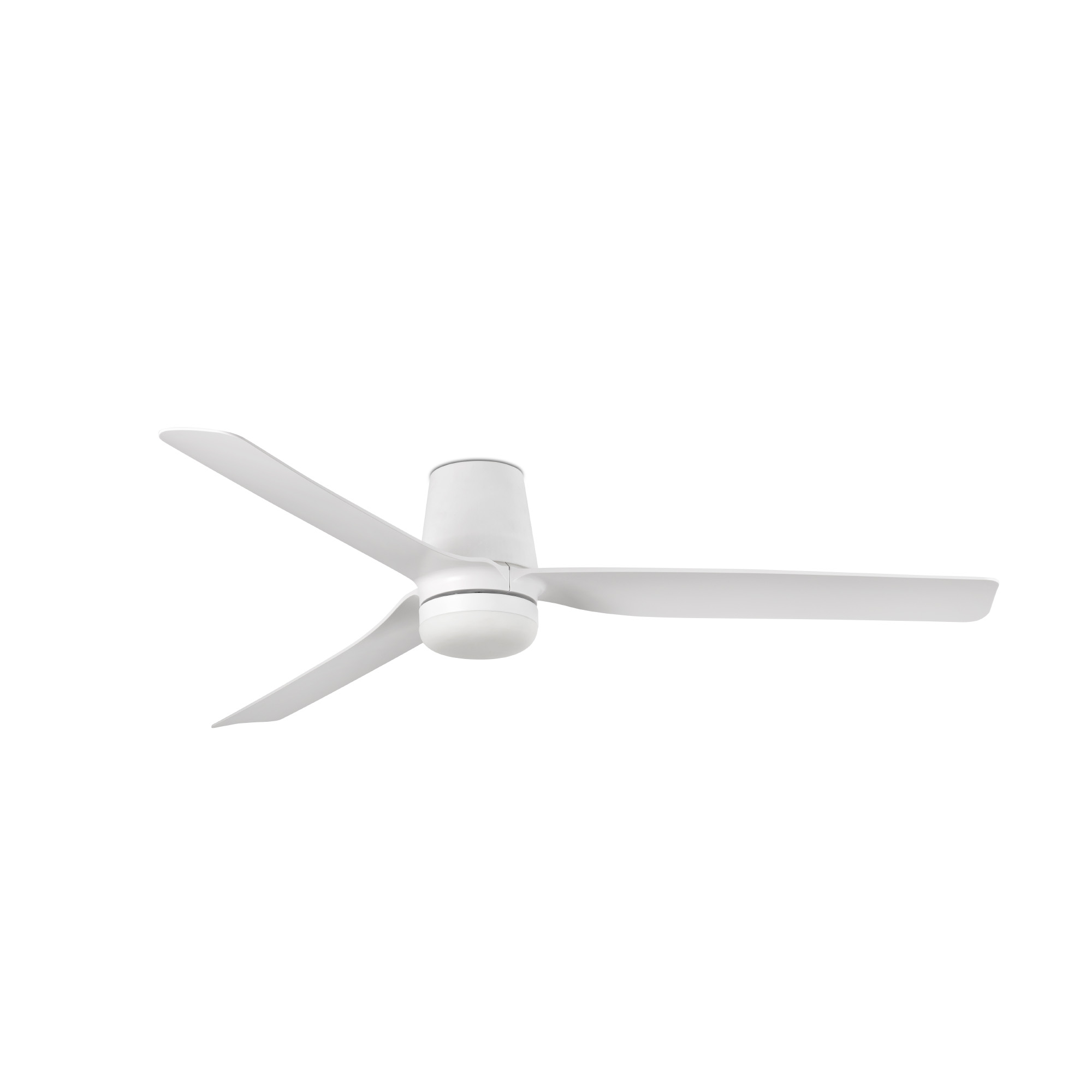 Ventilatore da soffitto bianco con tre pale. Design semplice, colore bianco. Isolato su sfondo bianco.