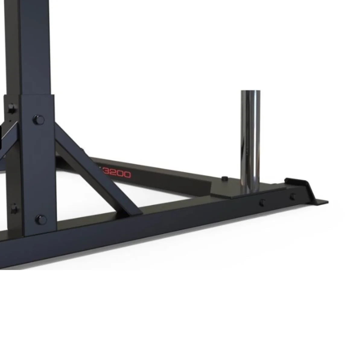 Zwarte metalen squat rack basis met rode tekst op een witte achtergrond.