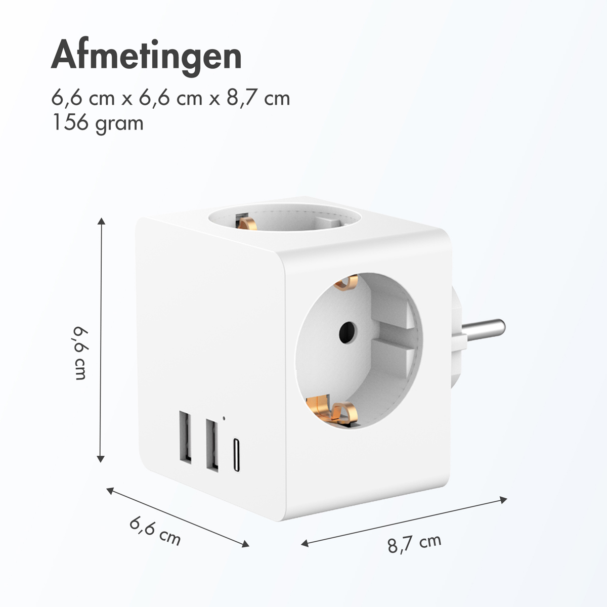 Close-up van een witte power cube, met afmetingen en USB-poorten.