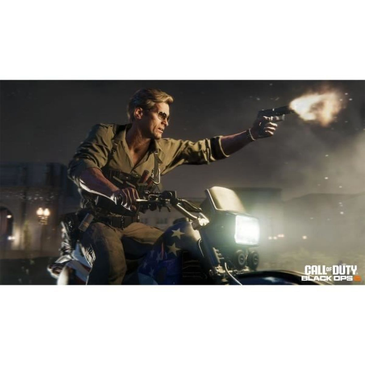 Mężczyzna na motocyklu strzelający z pistoletu w scenie Call of Duty.