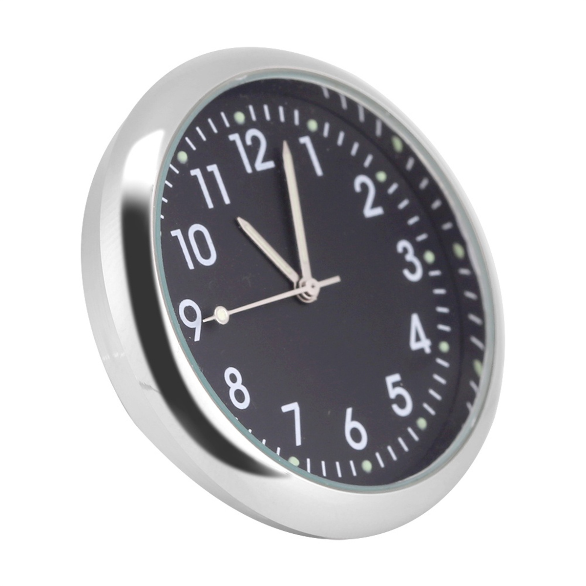 Eine silberne analoge Uhr mit schwarzem Zifferblatt und weißen Ziffern. Sie hat eine Chromlünette.