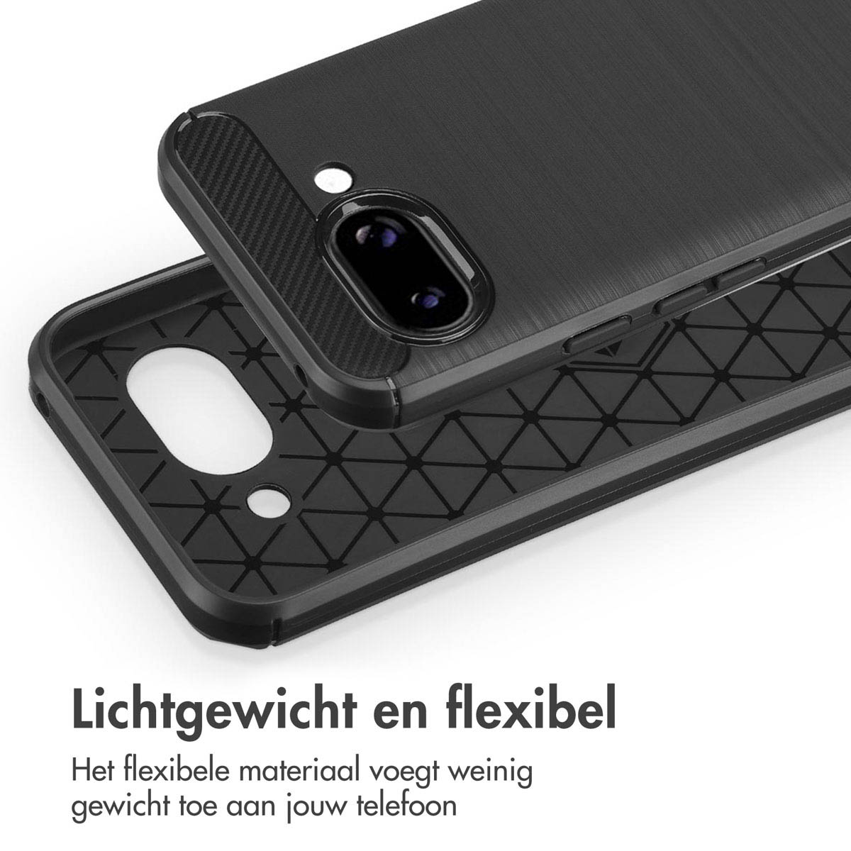 Coque de téléphone noire ouverte, montrant l'intérieur. La coque est légère et flexible pour protéger le téléphone.