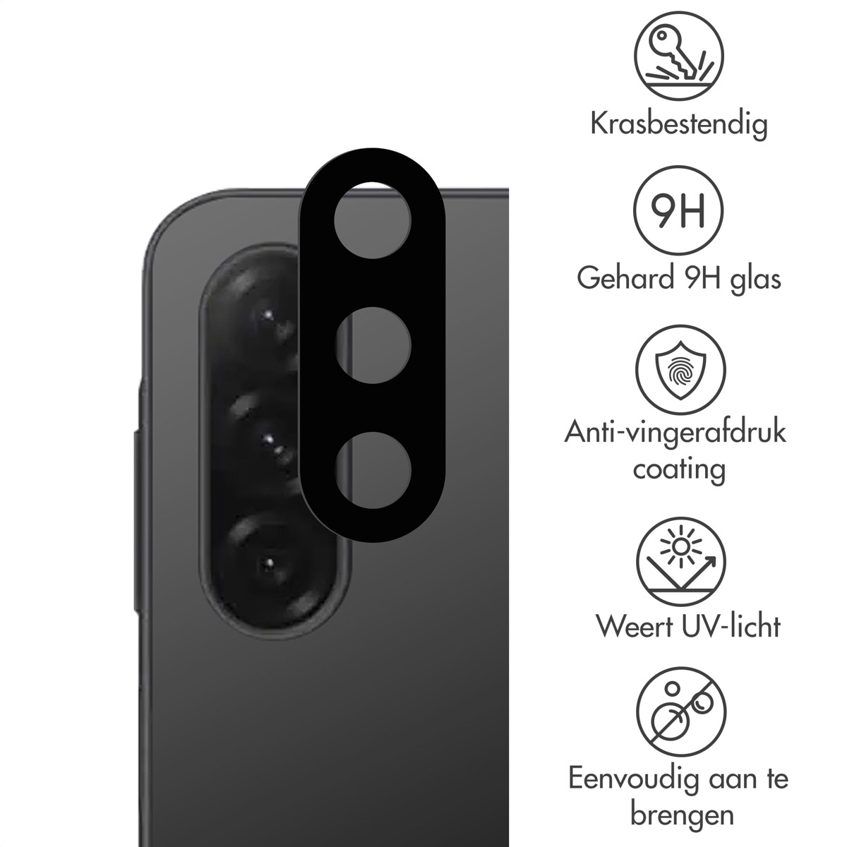 Un gros plan d'un téléphone noir avec des lentilles de caméra.