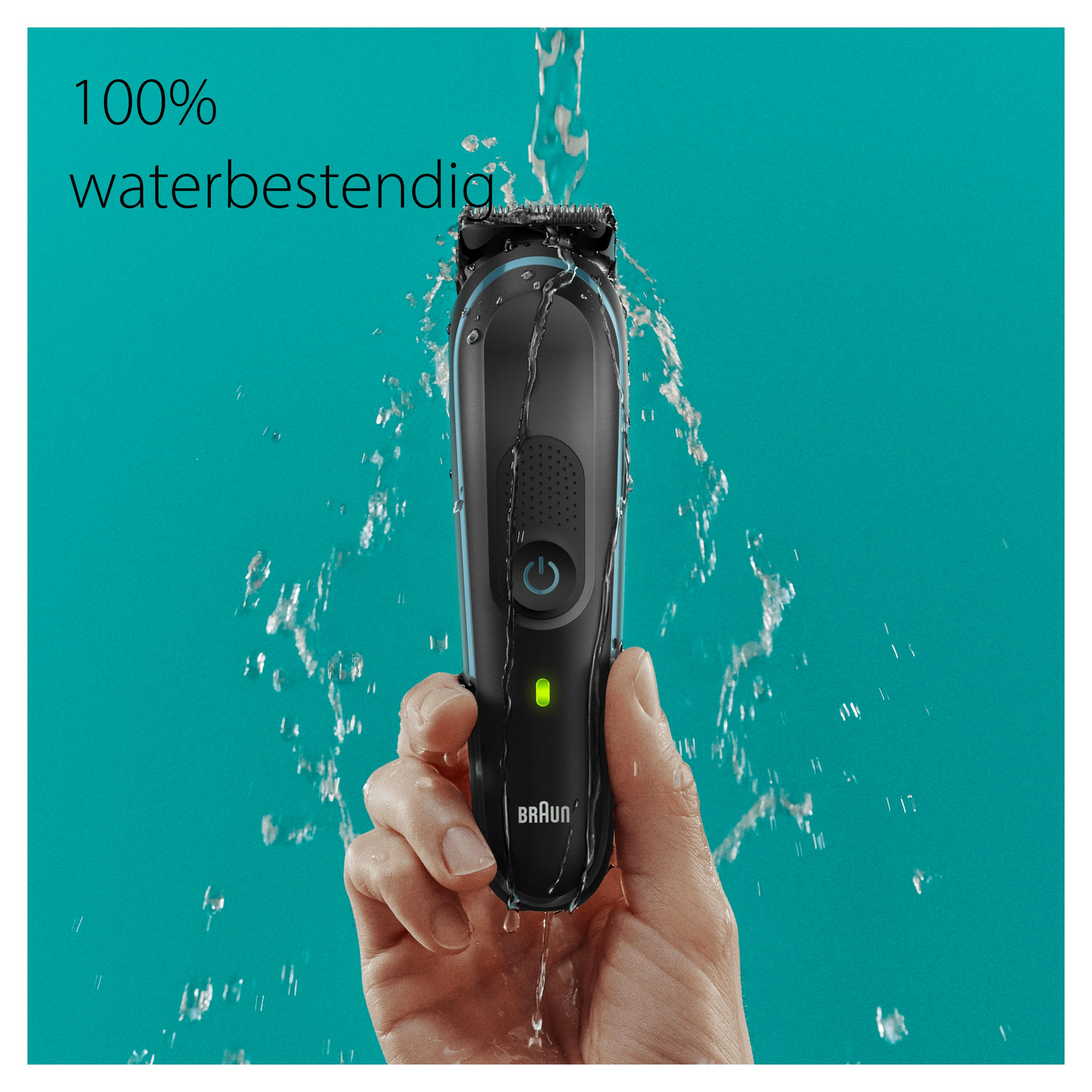 Zwarte en blauwe Braun baardtrimmer in water, groene indicator.