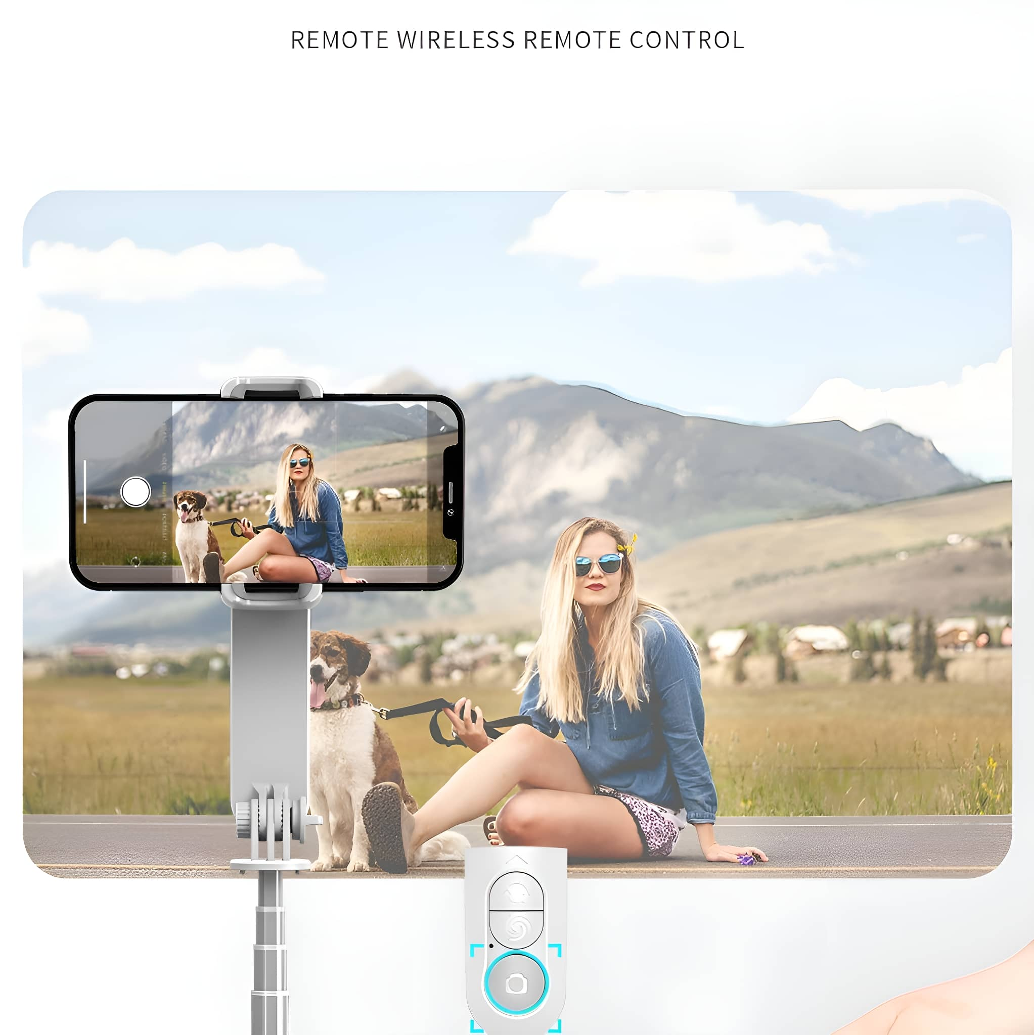 Eine Frau und ein Hund sind auf einem Telefon abgebildet, das von einem Selfie-Stick gehalten wird, mit Fernbedienung.