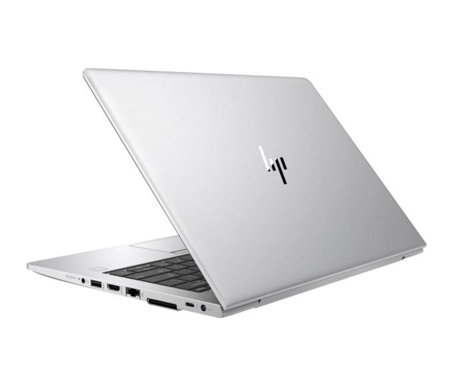 Silberner Laptop, teilweise geöffnet, mit HP-Logo, abgewinkelte Ansicht vor weißem Hintergrund.
