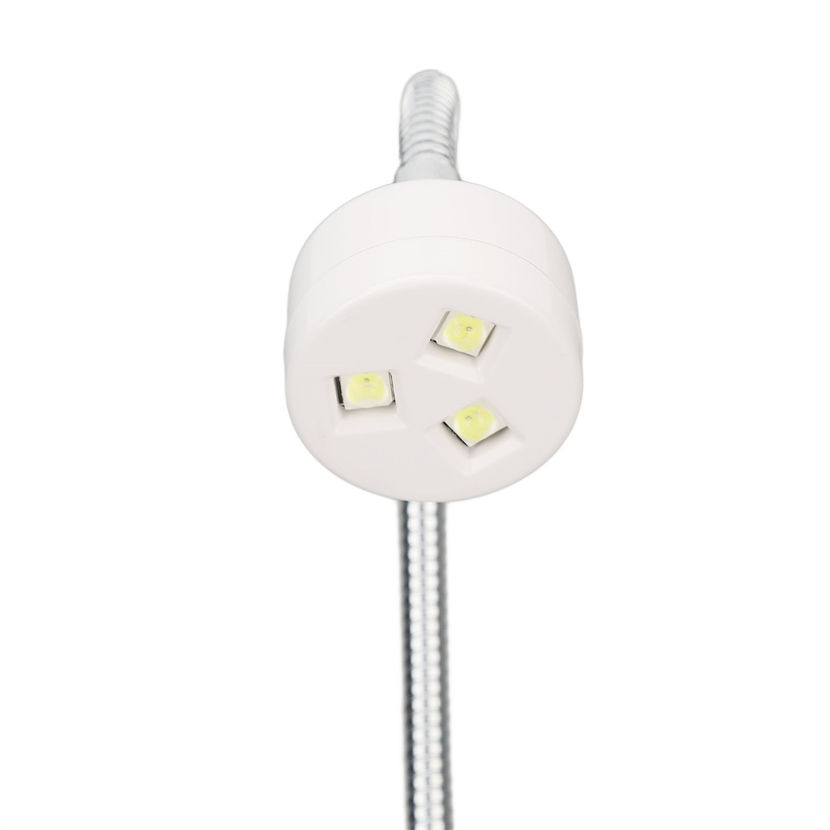 Eine weiße Lampe mit drei kleinen Lichtern, an einem flexiblen Metallarm.