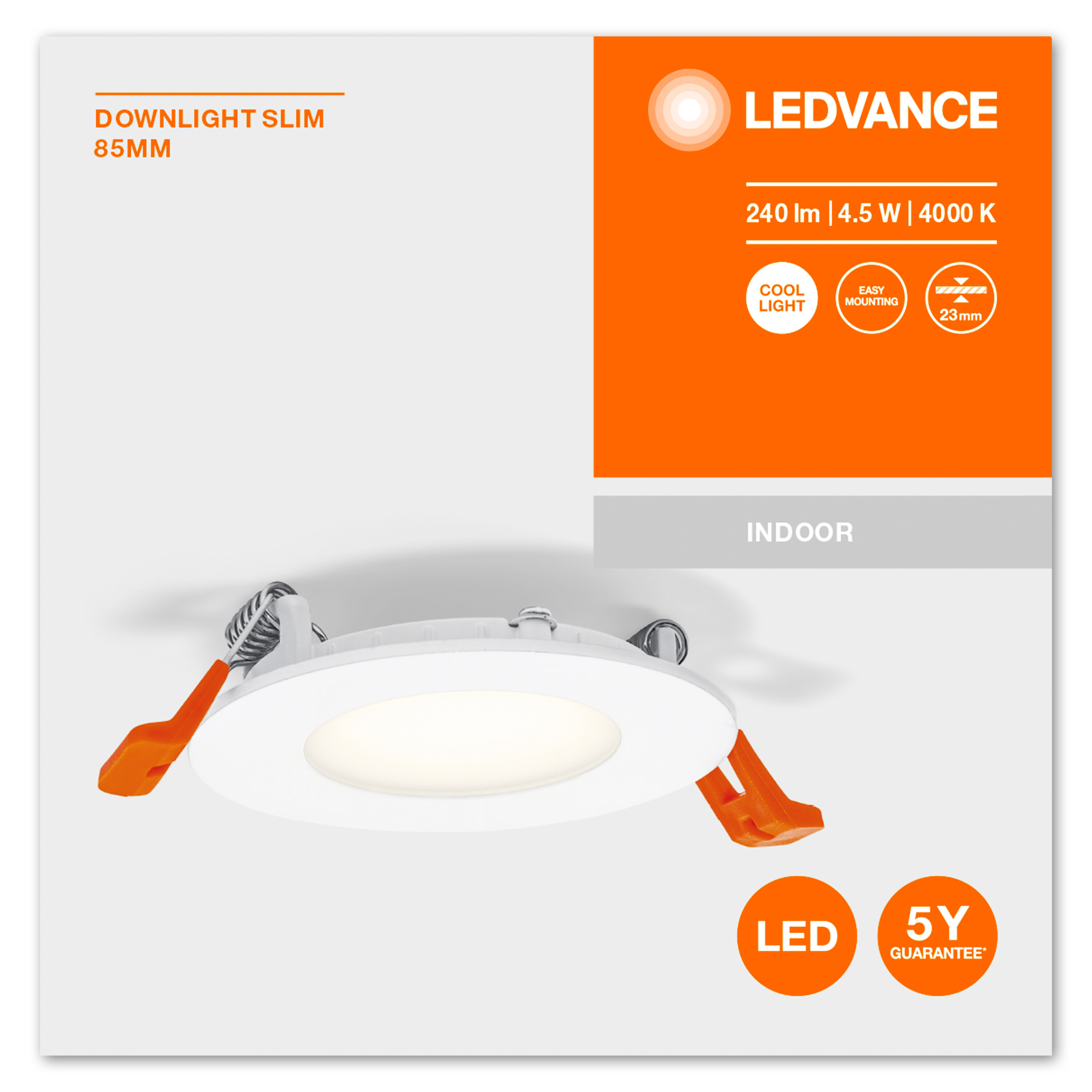 Eine weiße und orangefarbene LEDVANCE Leuchte. Sie ist rund mit einer orangefarbenen Halterung.