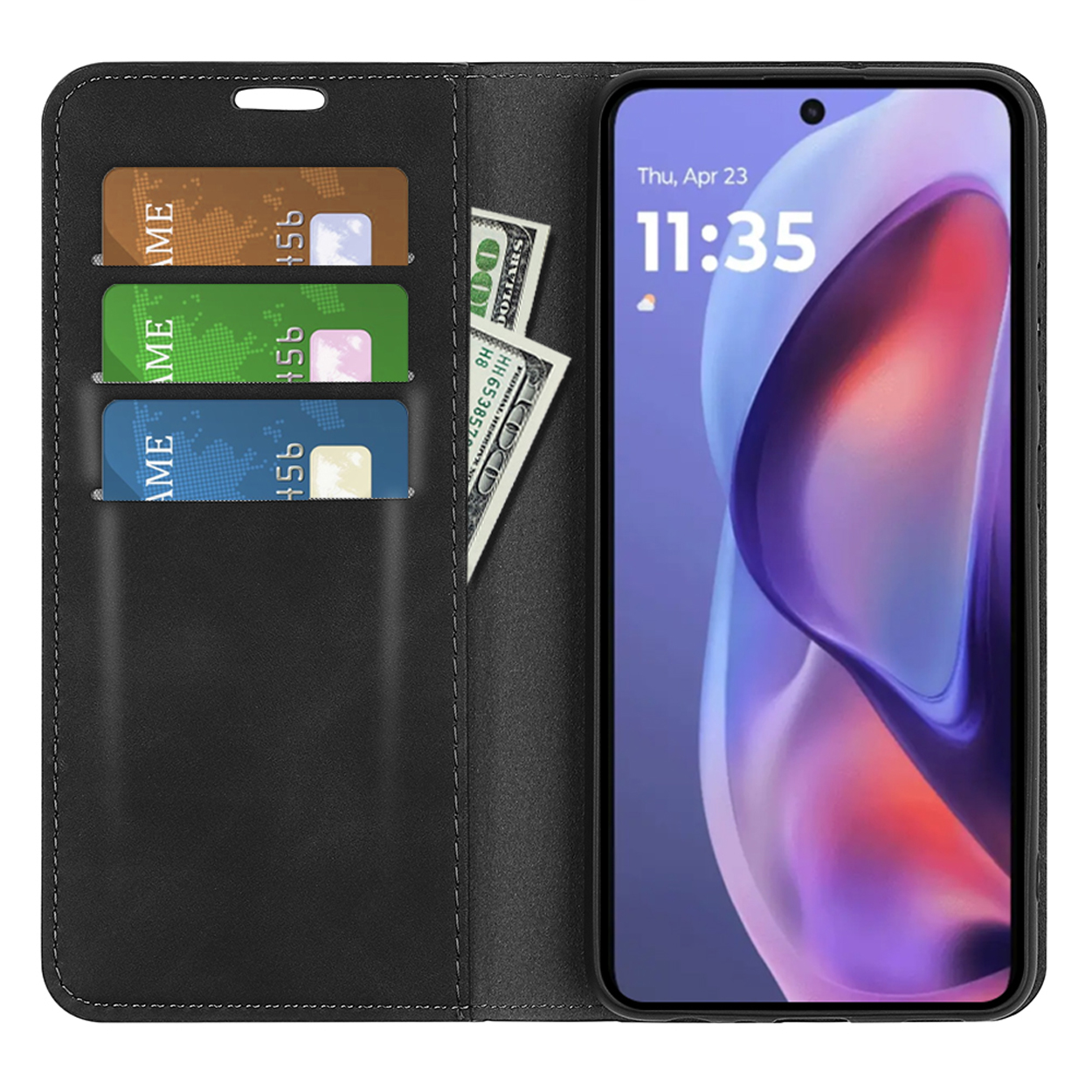 Zwarte telefoonhoes met creditcards en geld. Telefoonscherm aan. Witte achtergrond.
