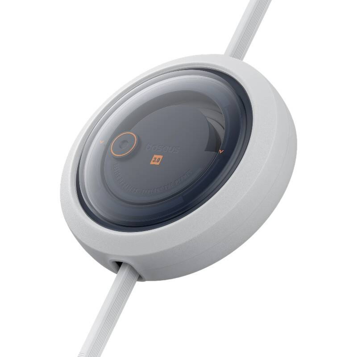 Dispositivo circolare con un centro scuro e un anello esterno bianco, con un cavo collegato. Sfondo bianco.