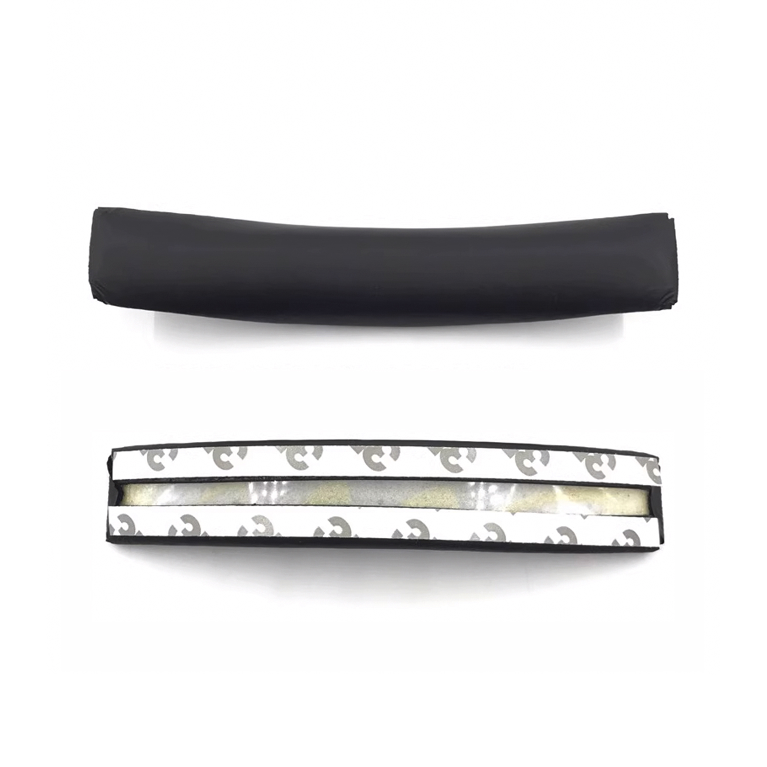 Dwie czarne osłony krawędzi drzwi samochodowych z samoprzylepnym podkładem na białym tle.