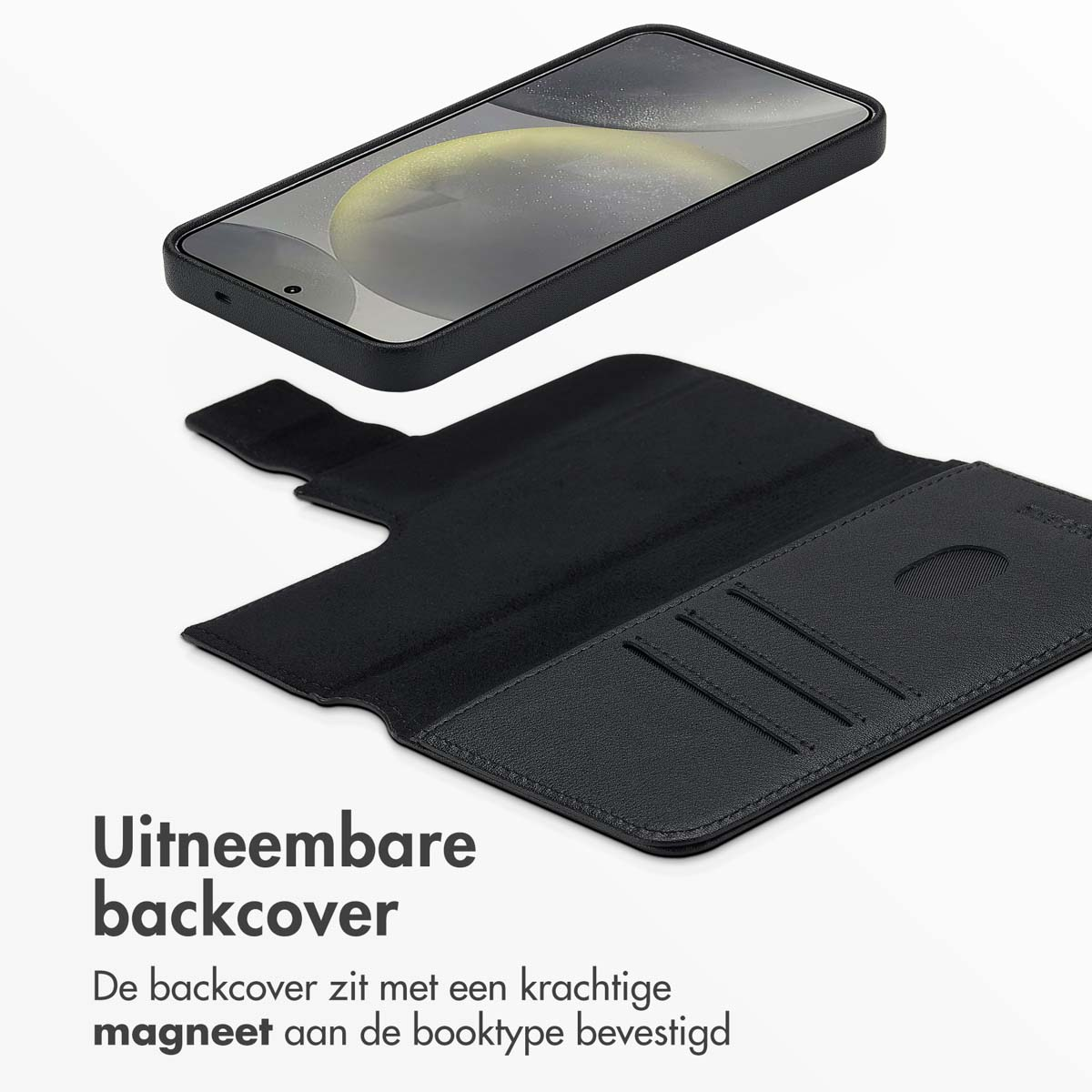 Zwarte telefoon en open telefoonhoes. Tekst over de hoes is zichtbaar.