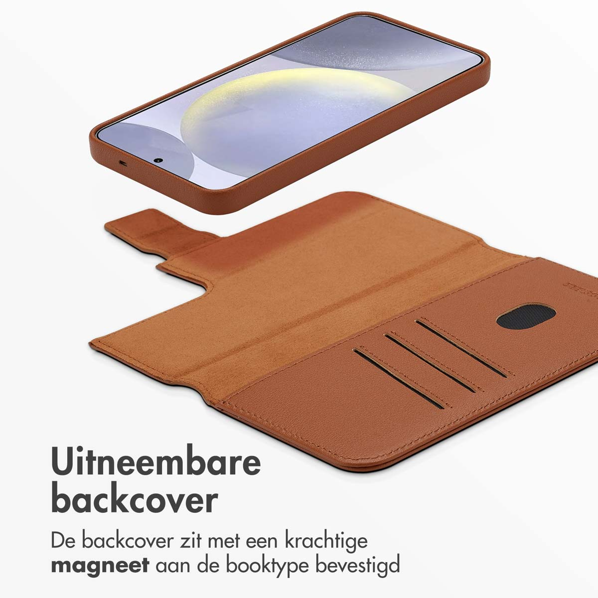 Bruine telefoonhoes met telefoon, telefoon verwijderd, tekst die verwijderbare achterkant beschrijft.