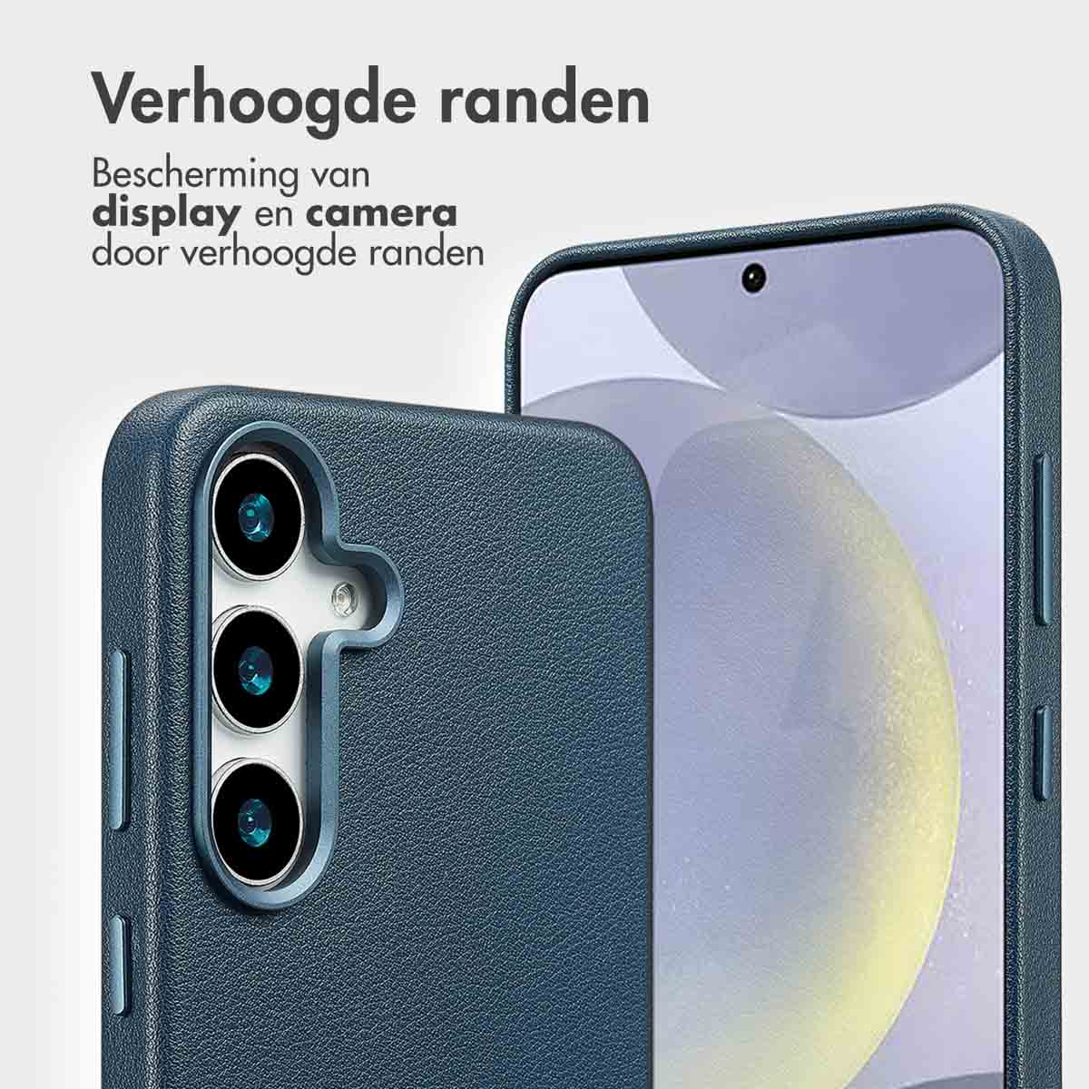 Gros plan d'une coque de téléphone bleu foncé avec bords surélevés, montrant la caméra et l'écran.