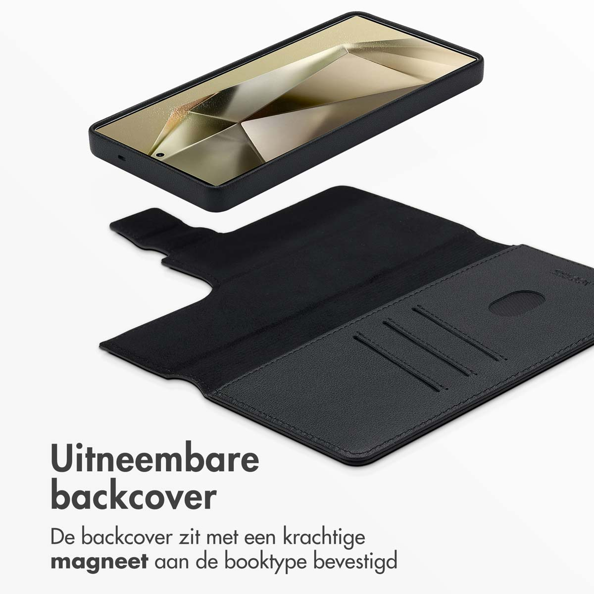 Zwarte telefoon met hoes. Achtercover is afneembaar. Tekst in het Nederlands.