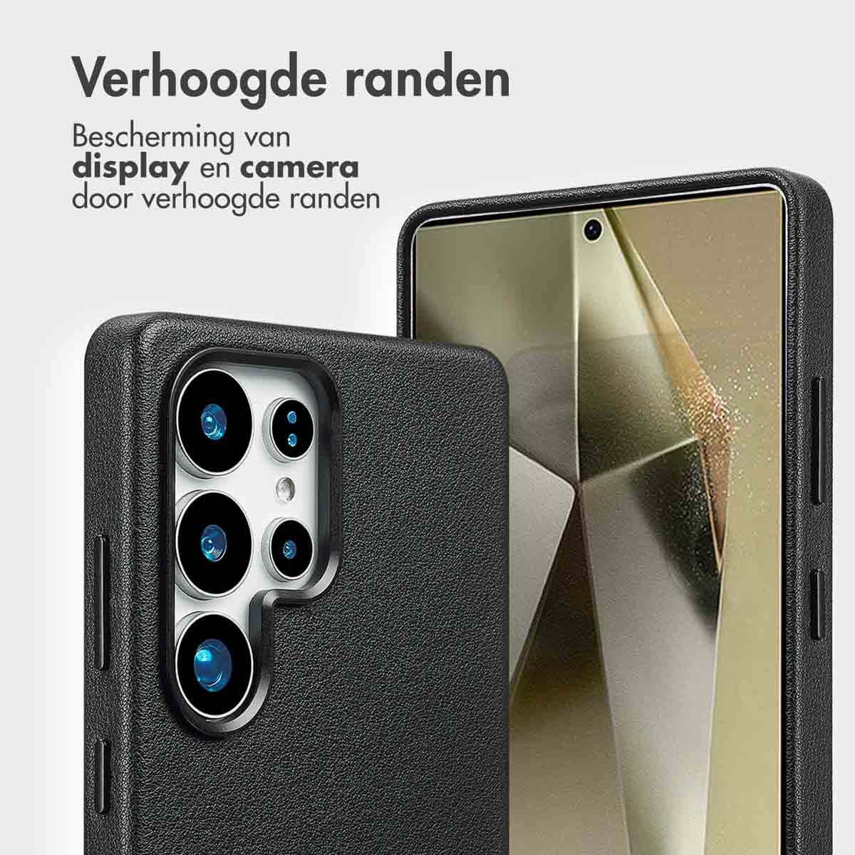 Zwarte telefoonhoes beschermt een telefoon. Een telefoon met meerdere cameralenzen wordt getoond.