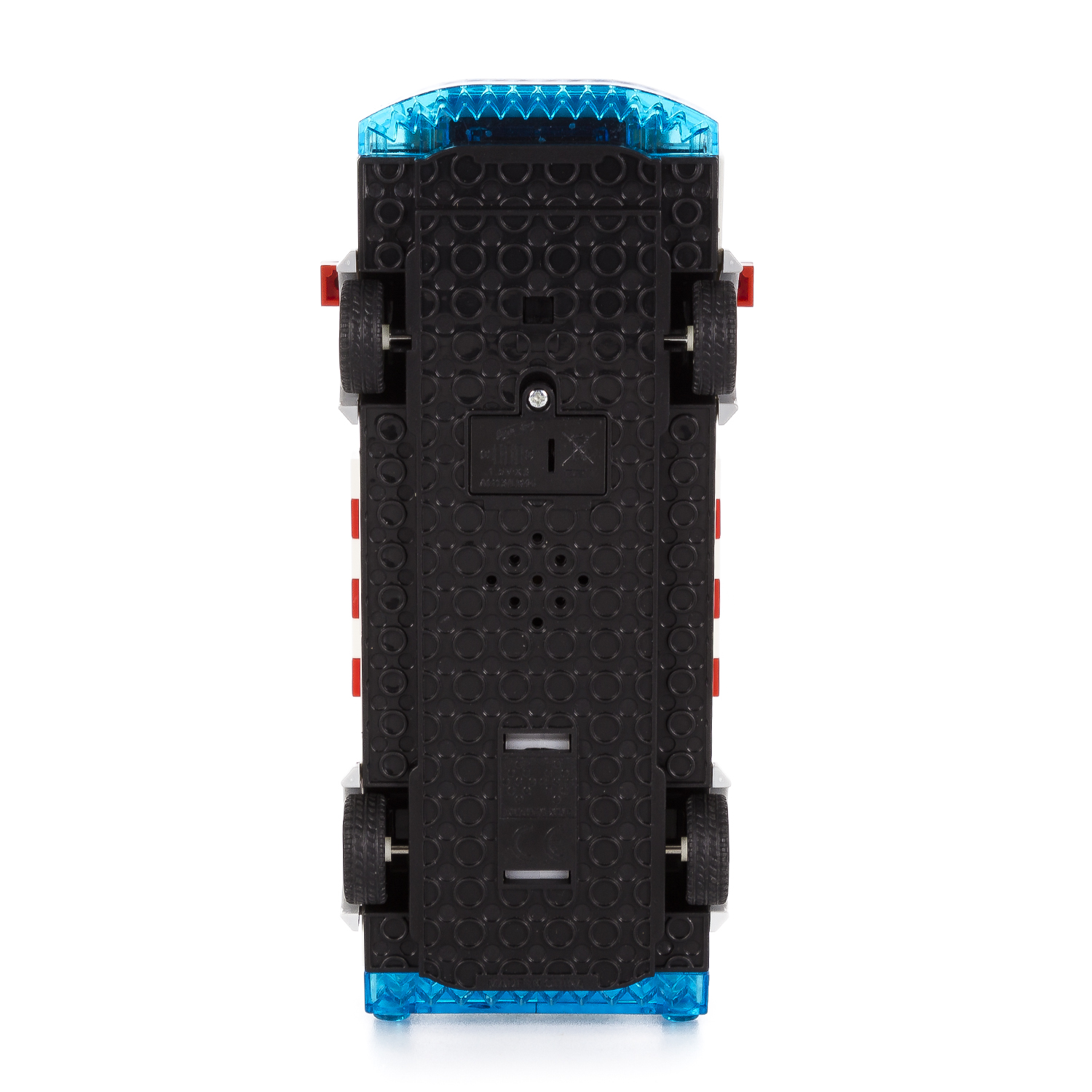 Vista inferiore di un autobus giocattolo, parte superiore blu, corpo nero. Ruote e vano batteria.