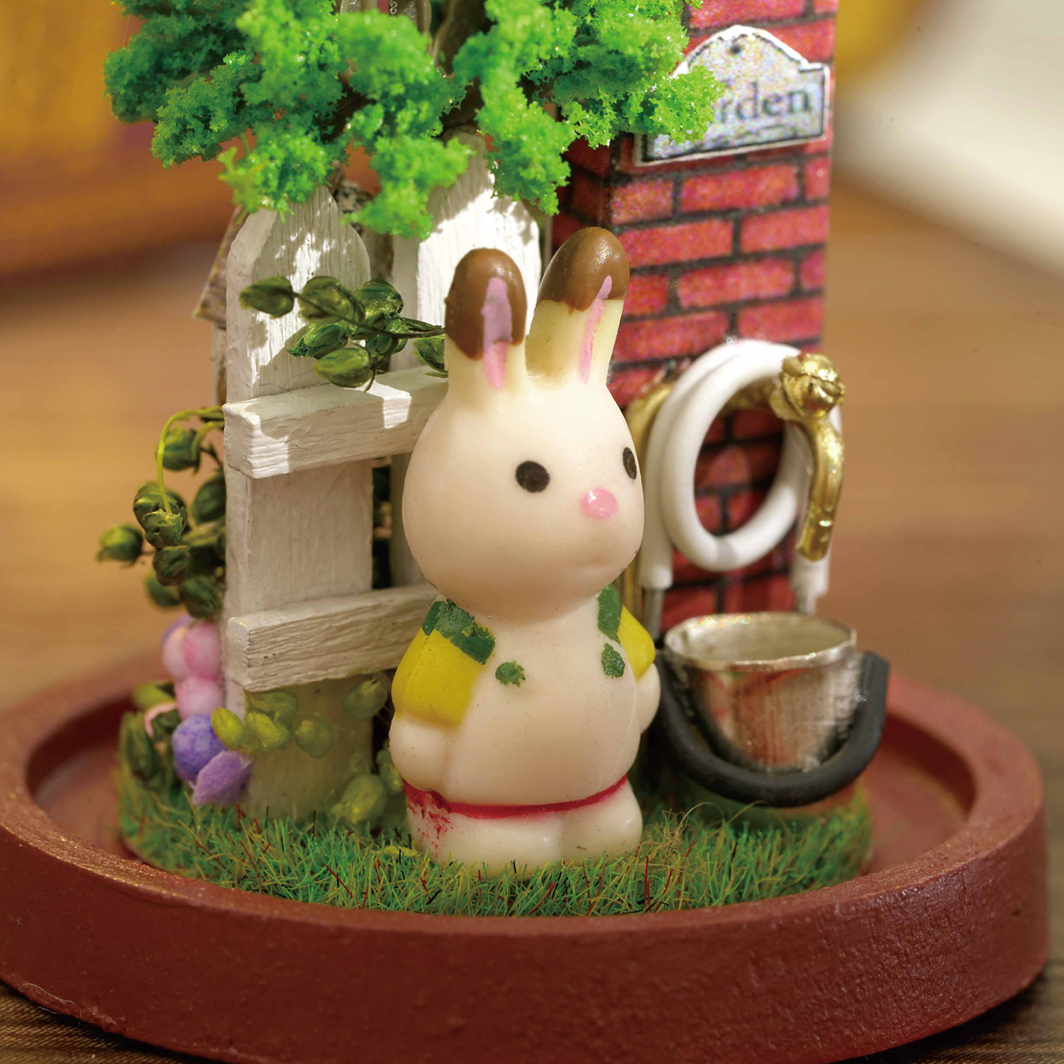Modello DAM DMAL0146C91 - Kit Miniatura Angolo Giardino con LED per Bambini 6+