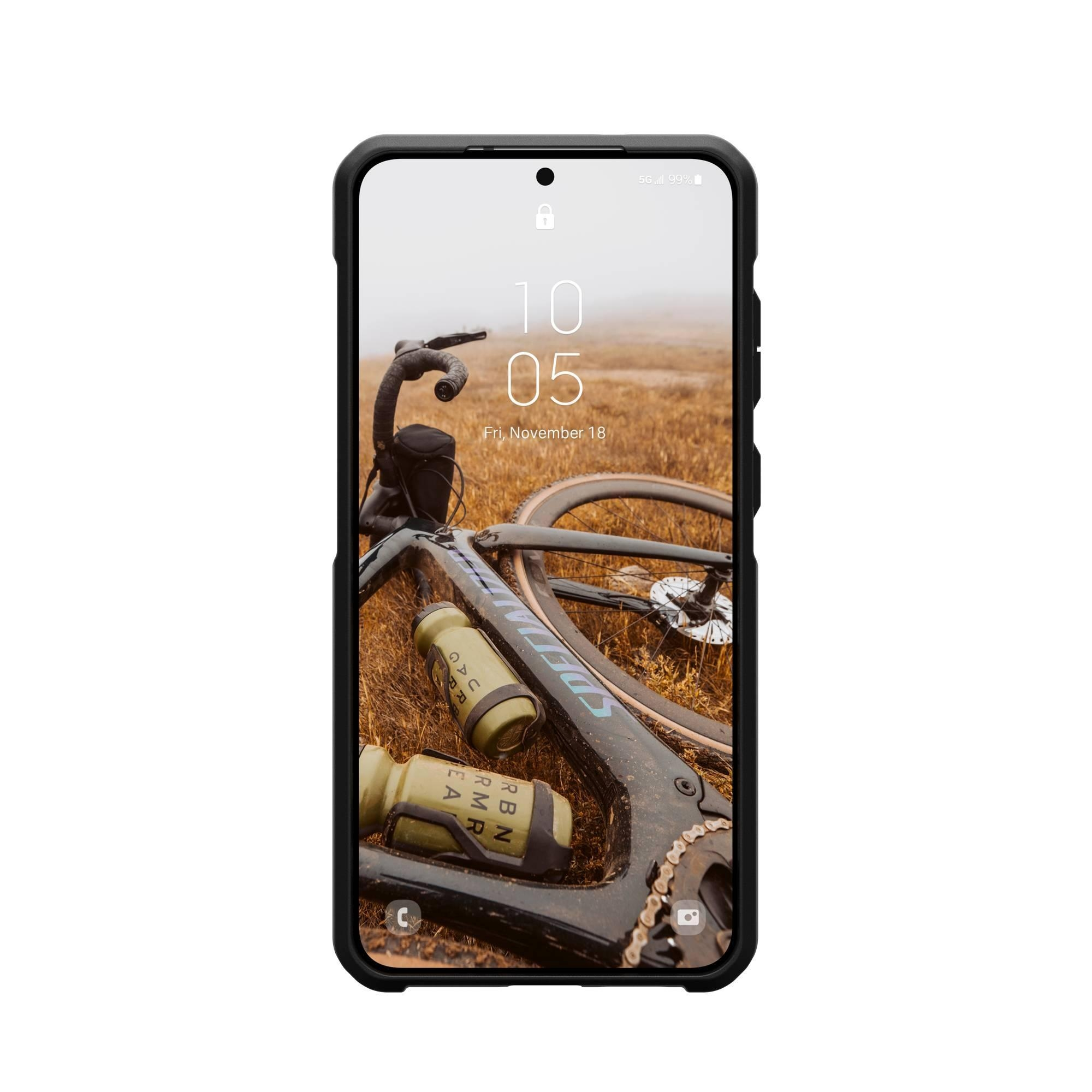 Custodia nera con bici e borracce sullo schermo, data 10/05. In alto 99% batteria.