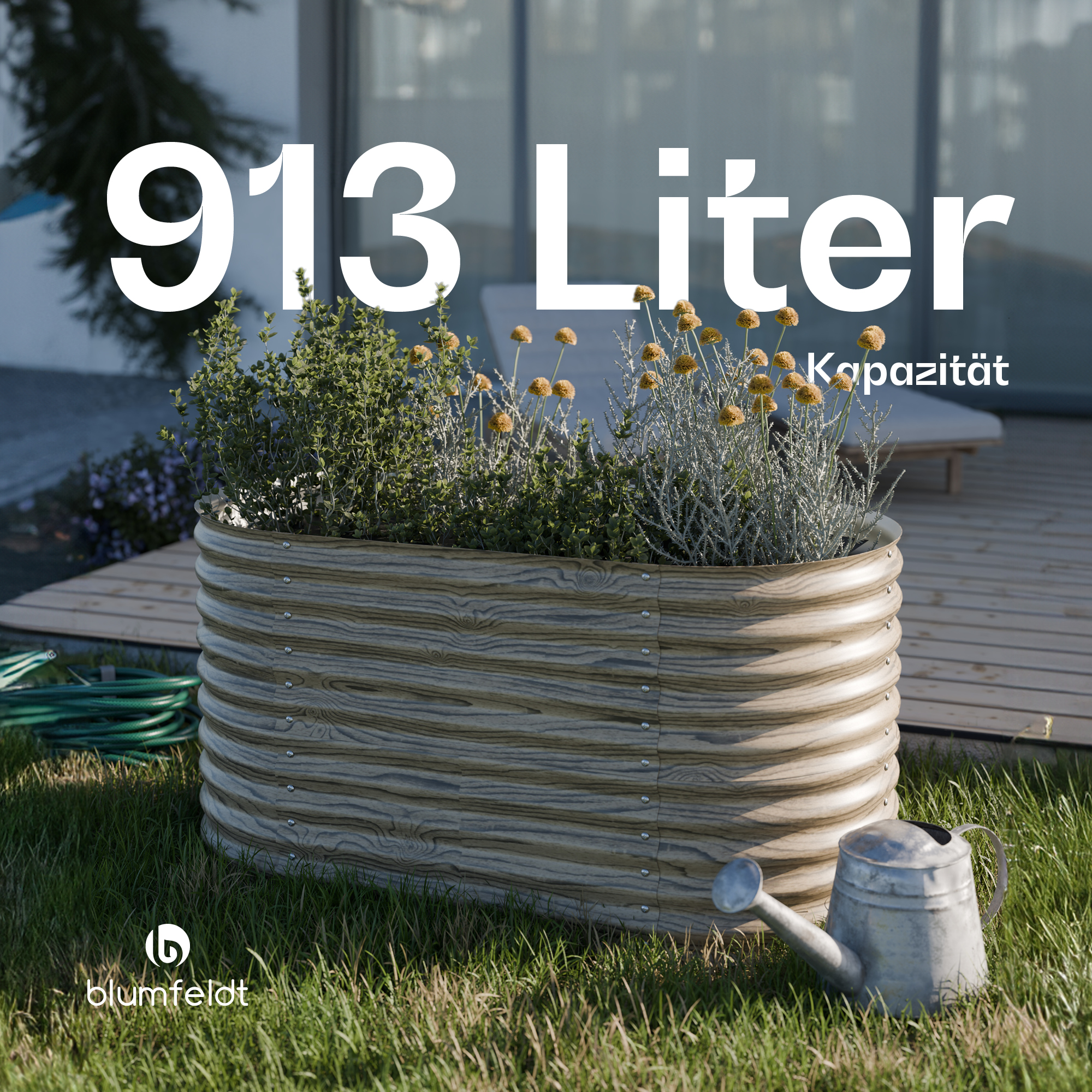 Rechteckiger Gartenpflanzer mit Holzmaserung, gefüllt mit Pflanzen, mit einer Gießkanne.