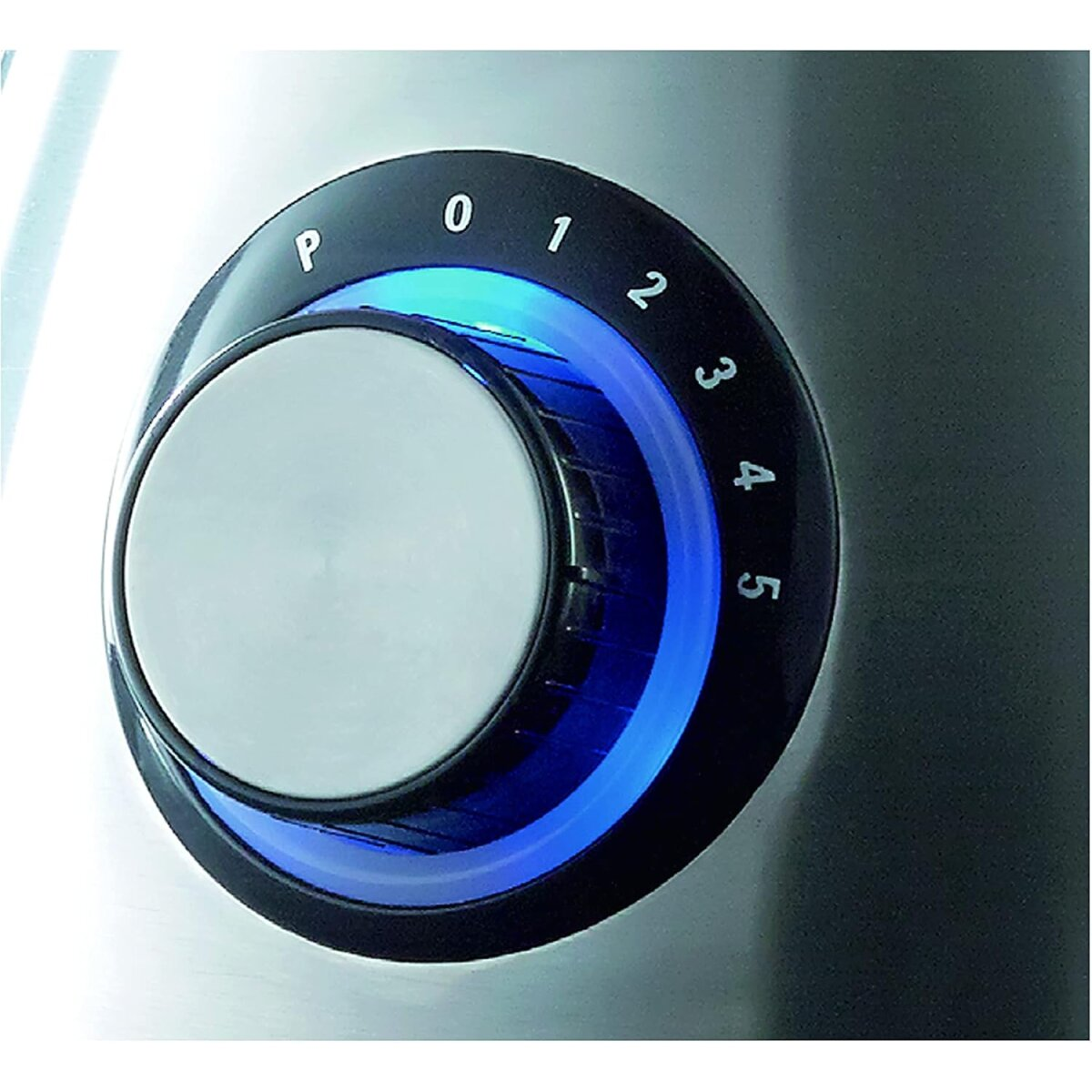 Zbliżenie pokrętła odkurzacza. Widoczne cyfry i niebieskie światło.