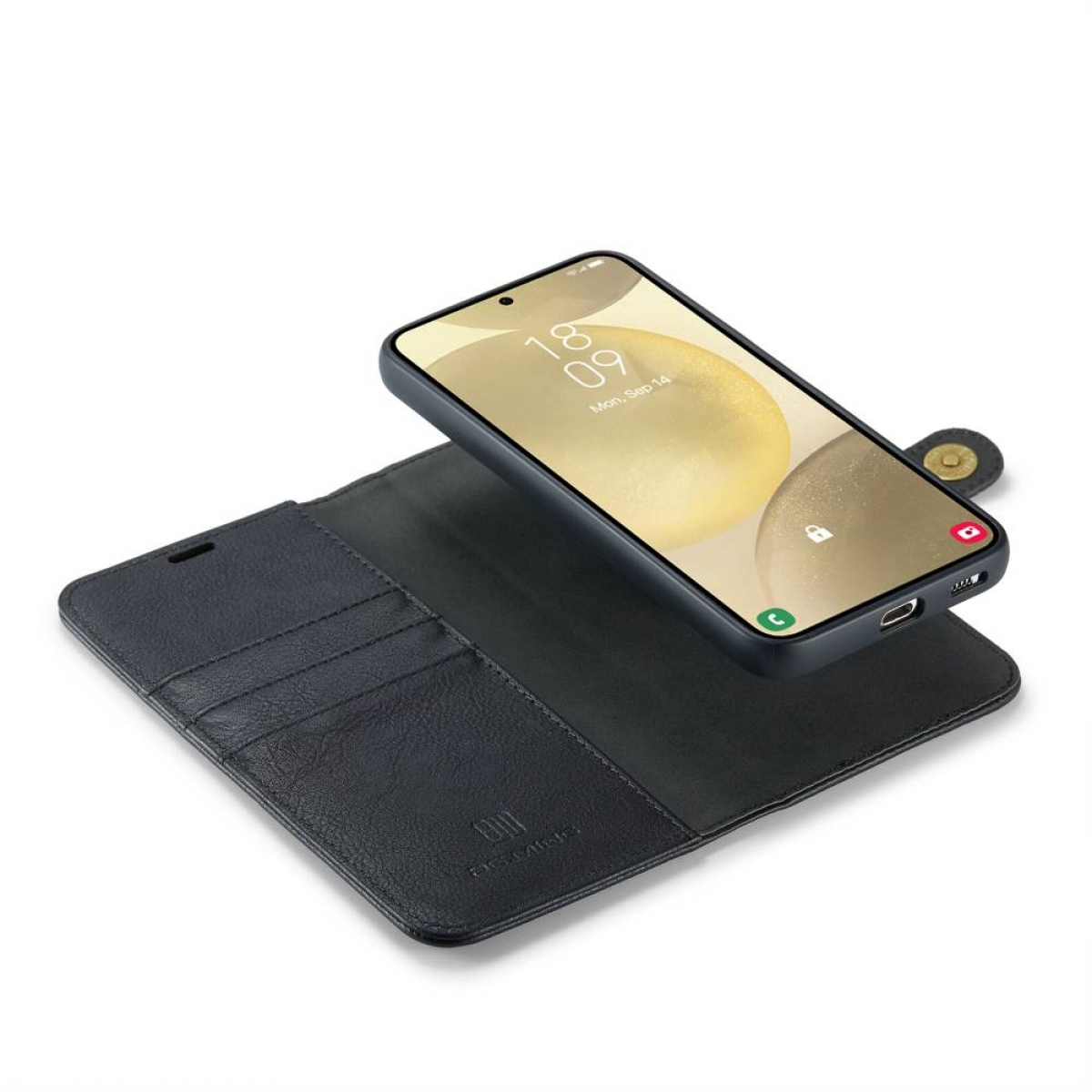 Schwarzes Telefon in einer offenen, schwarzen Lederhülle. Der Telefonbildschirm ist eingeschaltet und zeigt Datum und Uhrzeit.