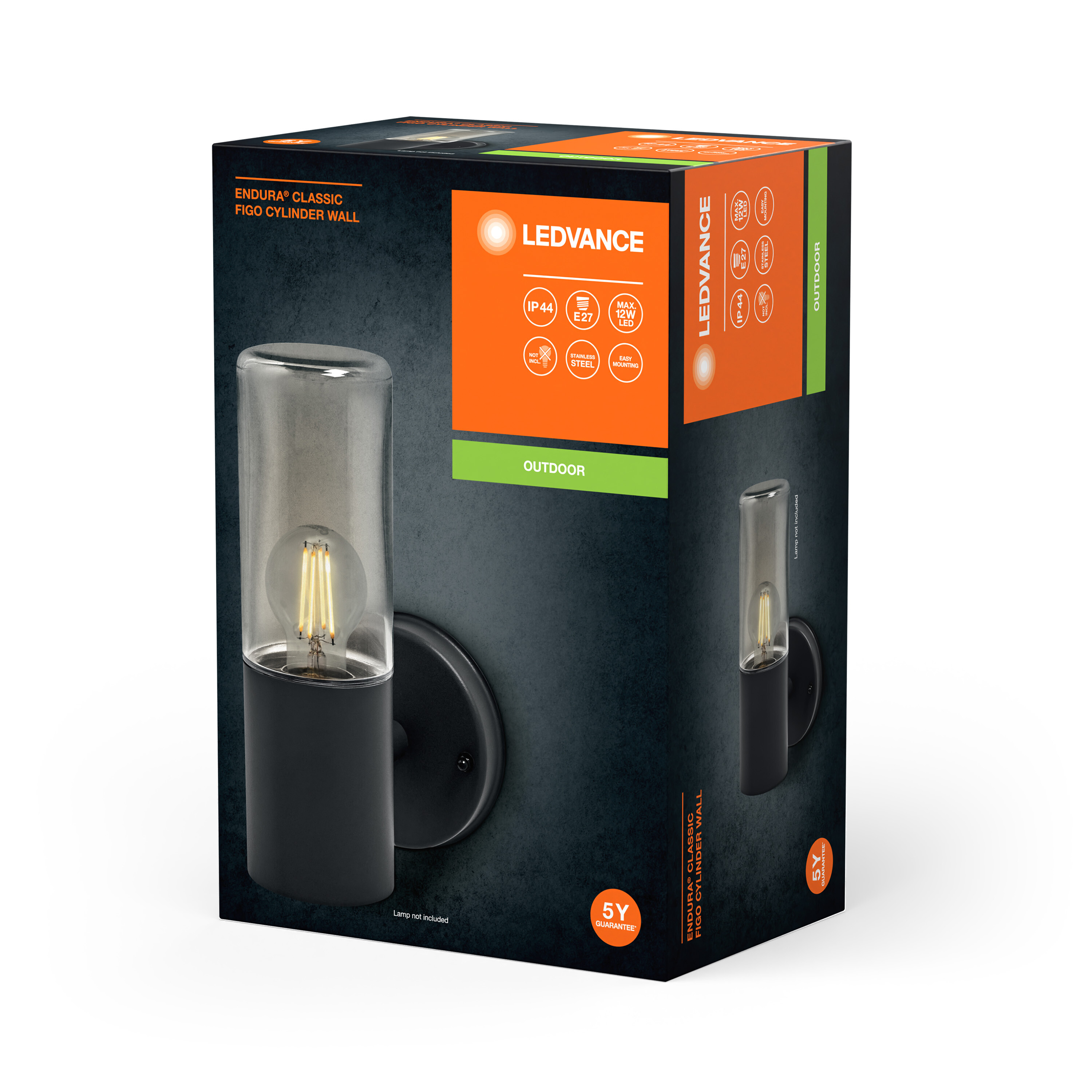 Eine schwarze Außenlampe mit Glaszylinder. Eine Box im Hintergrund. Dunkler Hintergrund.