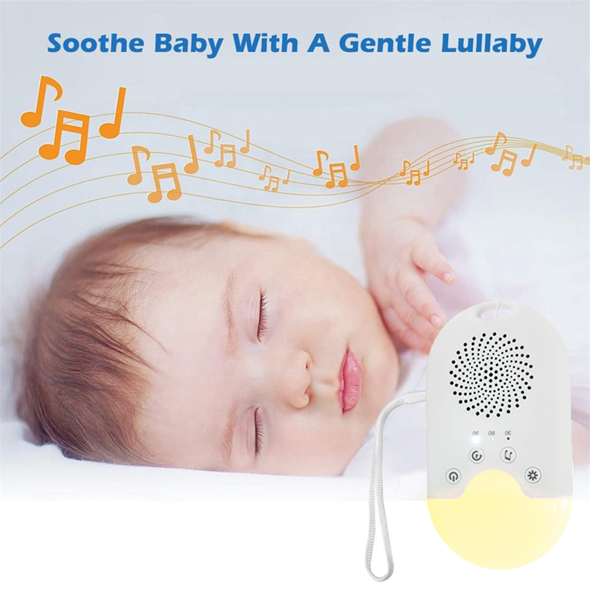 Ein Baby schläft neben einer weißen Geräuschmaschine. Text: Beruhigen Sie das Baby mit einem sanften Schlaflied.