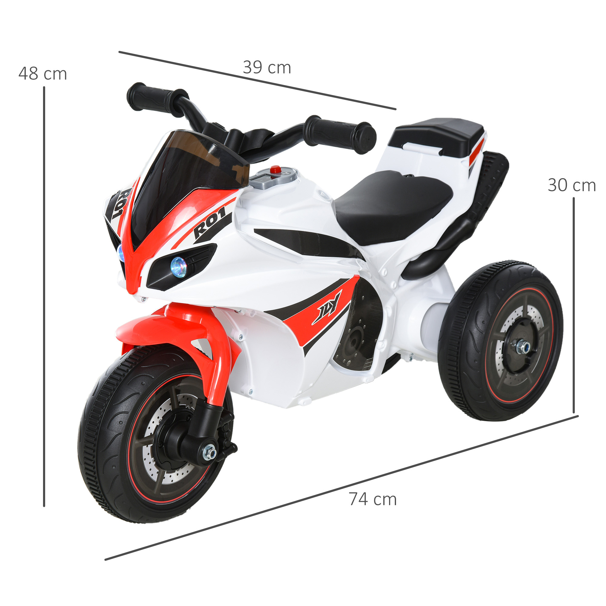 Una moto giocattolo bianca e rossa con dimensioni etichettate. Lo sfondo è una superficie bianca.