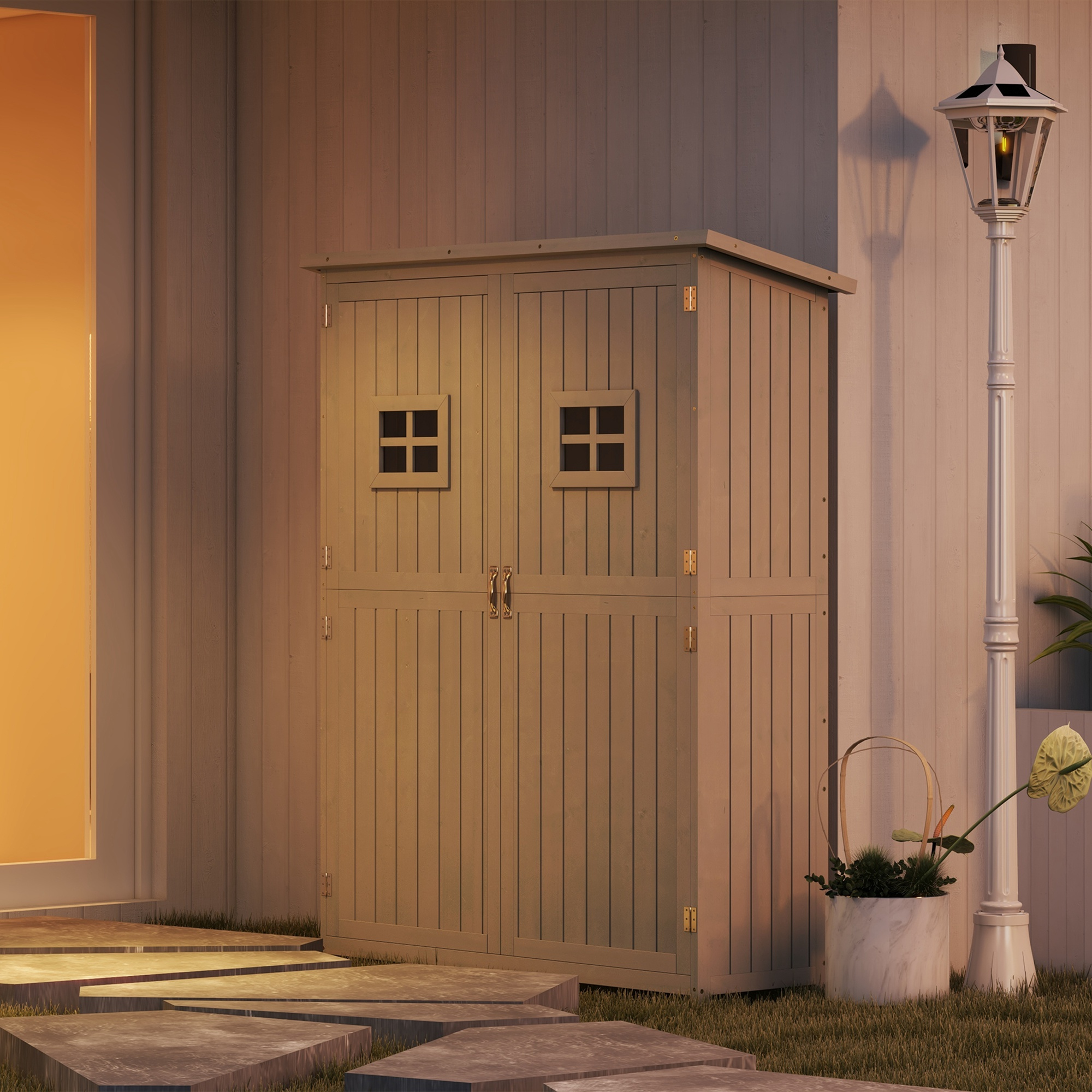 Capannone beige con due piccole finestre e porte chiuse. Un lampione e una pianta a destra.