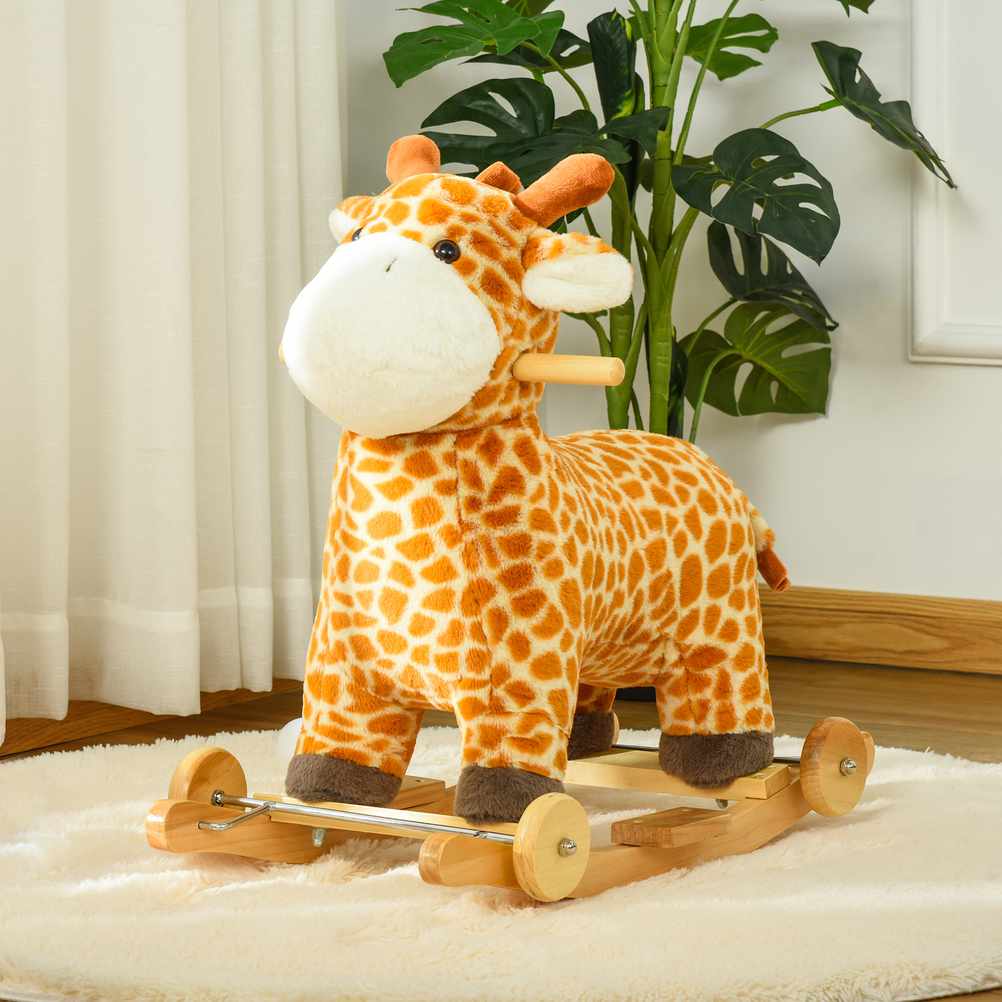 Un giocattolo a dondolo a forma di giraffa di peluche con macchie arancioni su un tappeto bianco, in una stanza.