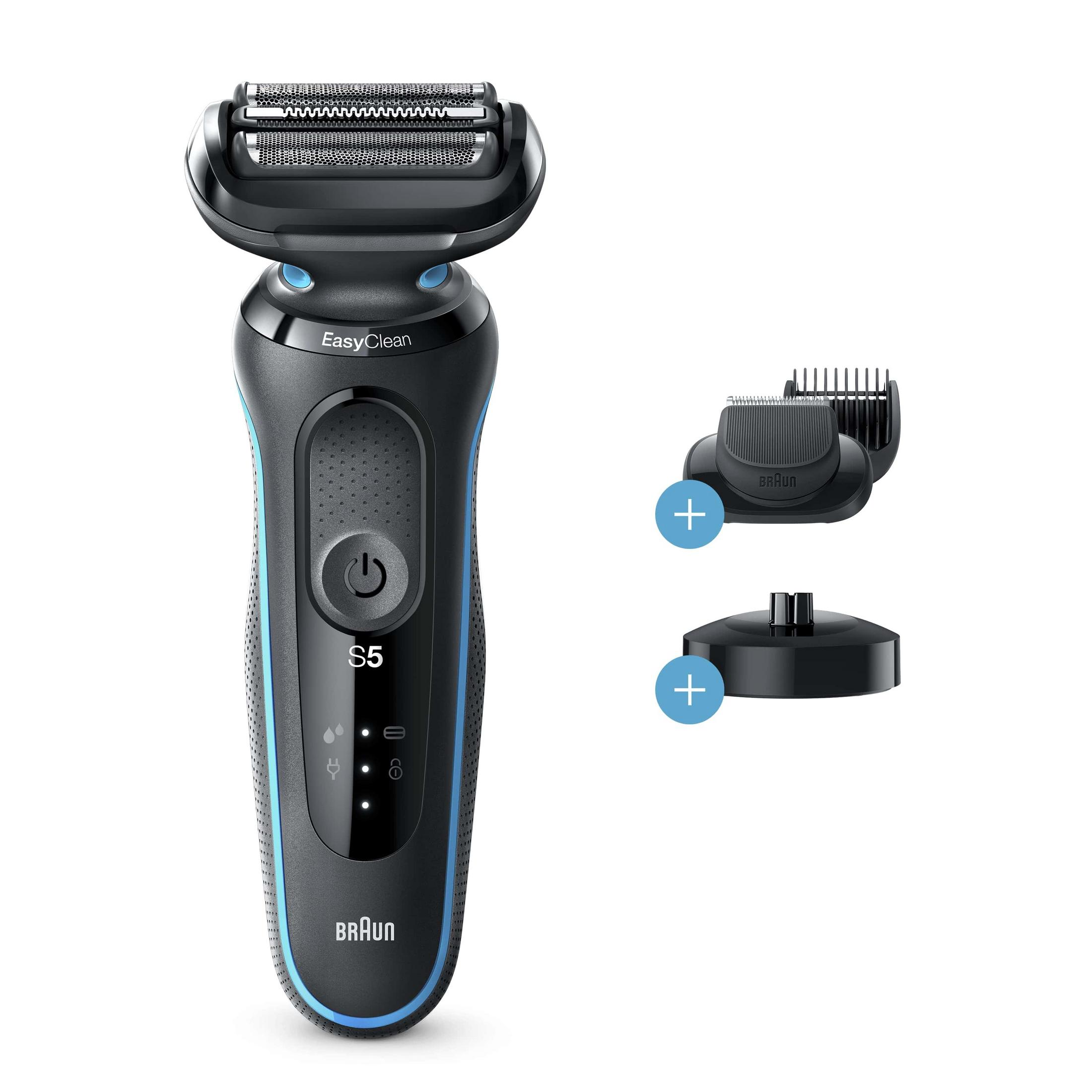 Golarka elektryczna Braun S5 z trzema nasadkami i stacją ładującą, na białym tle.