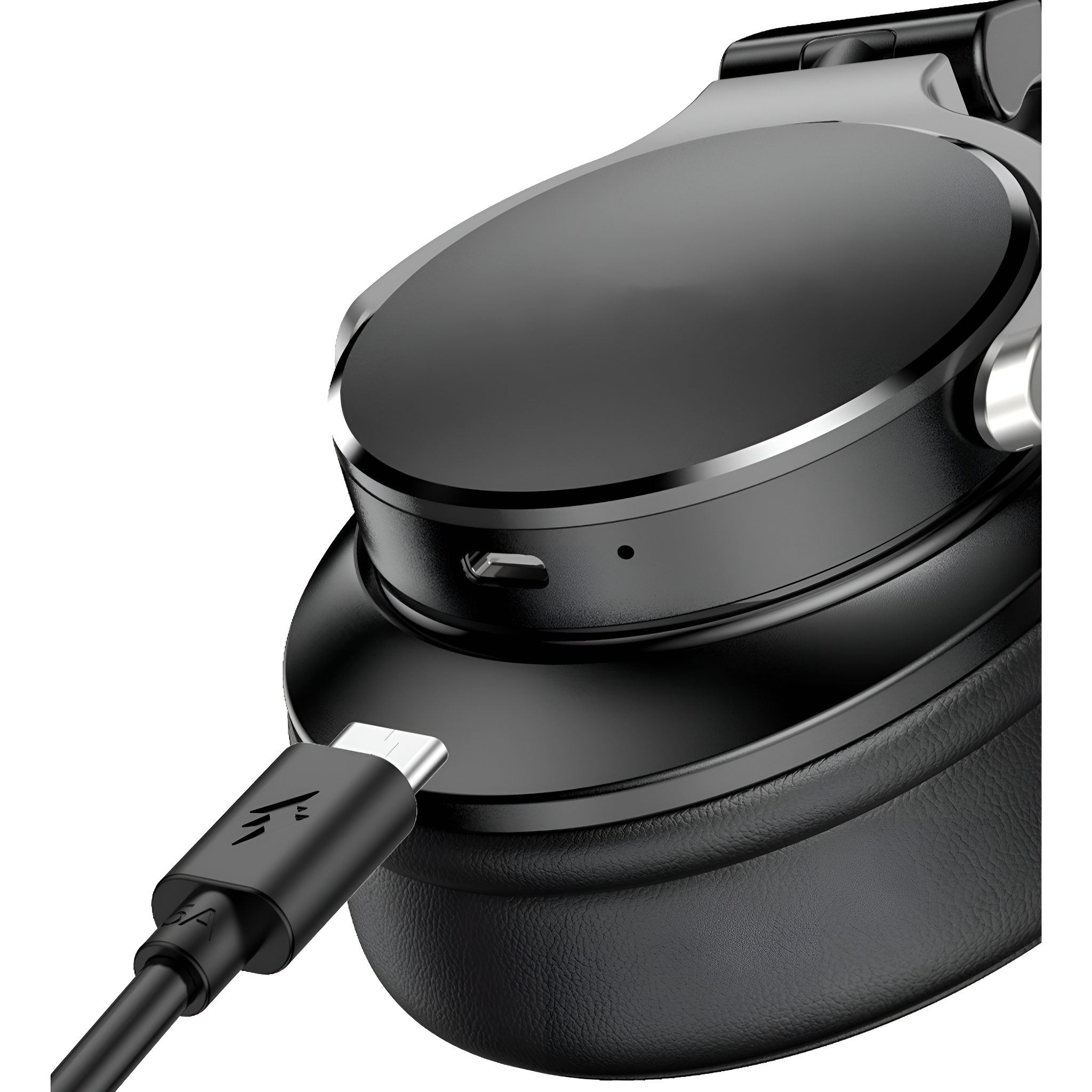 Nahaufnahme von schwarzen Kopfhörern mit eingestecktem USB-C-Kabel. Die Kopfhörer befinden sich auf einer schwarzen Oberfläche.