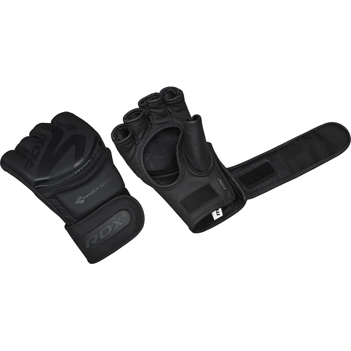 Paire de gants MMA noirs avec logos RDX et Convex Skin, isolés.