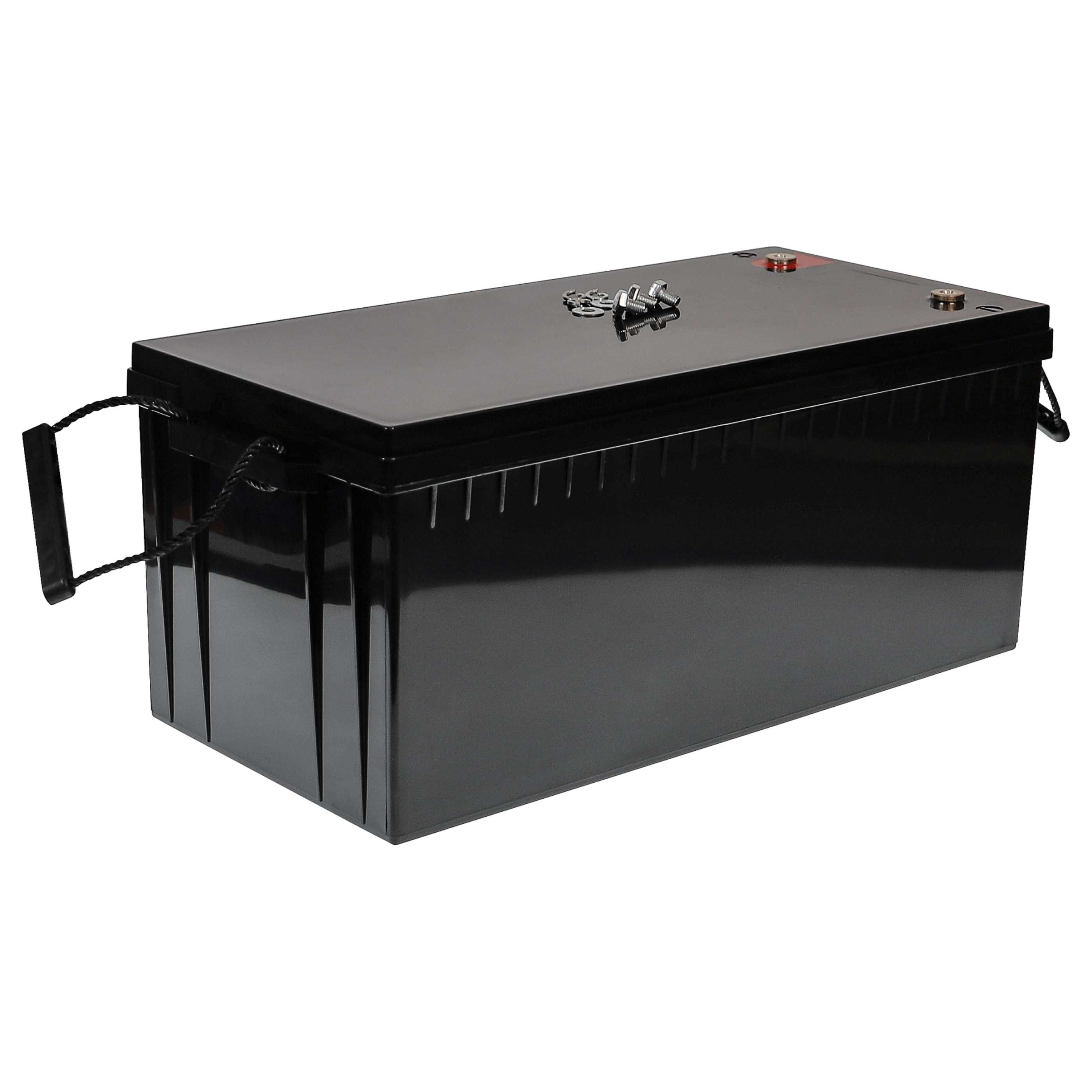 Eine schwarze rechteckige Batterie mit Griffen, isoliert auf weißem Hintergrund.