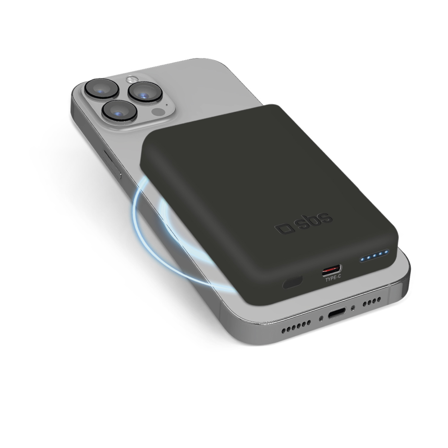 Czarny power bank ładujący srebrny iPhone. Power bank jest na telefonie. 'sbs' i Type-C oznaczone.
