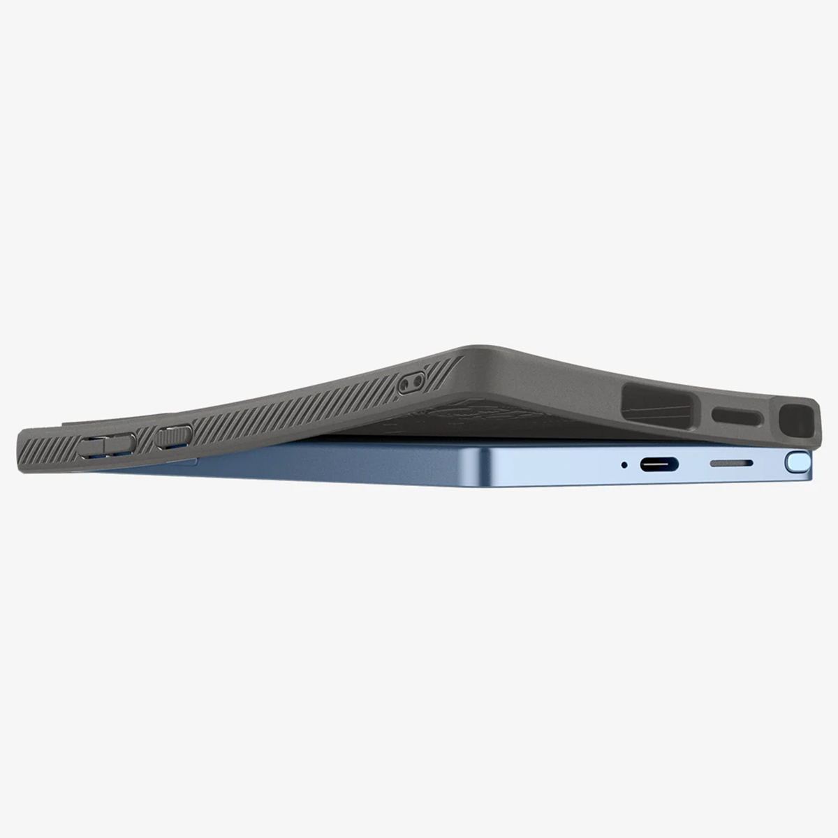 Coque de téléphone sur un téléphone. La coque est gris foncé et le téléphone bleu clair.