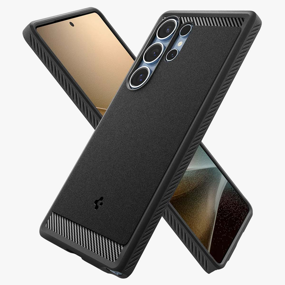 Zwarte telefoonhoes. De hoes ligt bovenop twee andere telefoons. De telefoonhoesjes hebben een gestructureerd ontwerp.