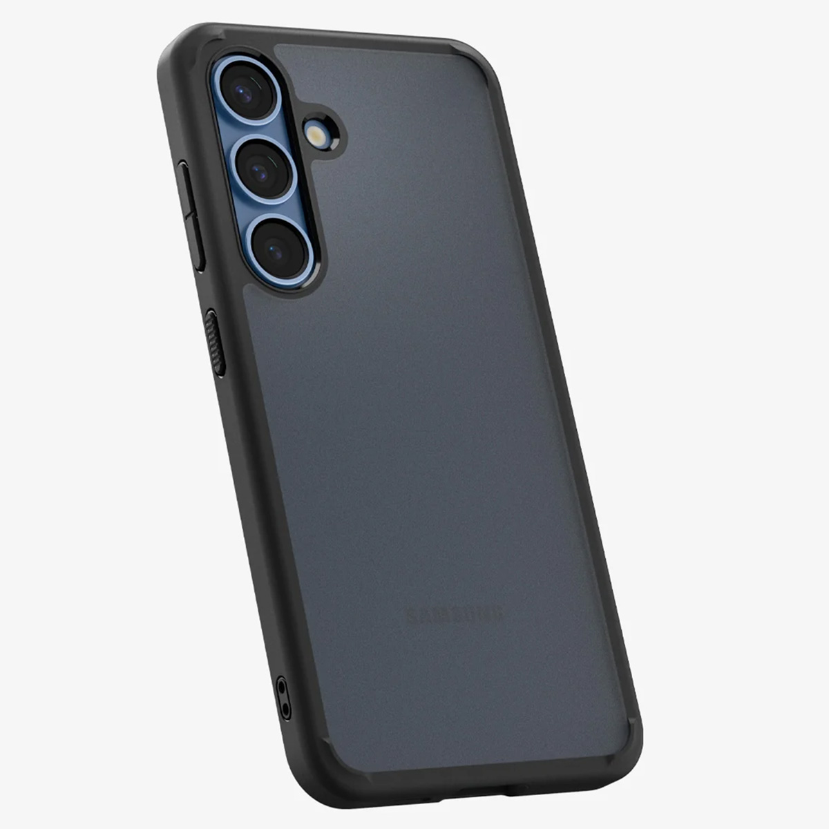 Un telefono in una custodia blu scuro. Il telefono ha tre fotocamere ed è angolato.
