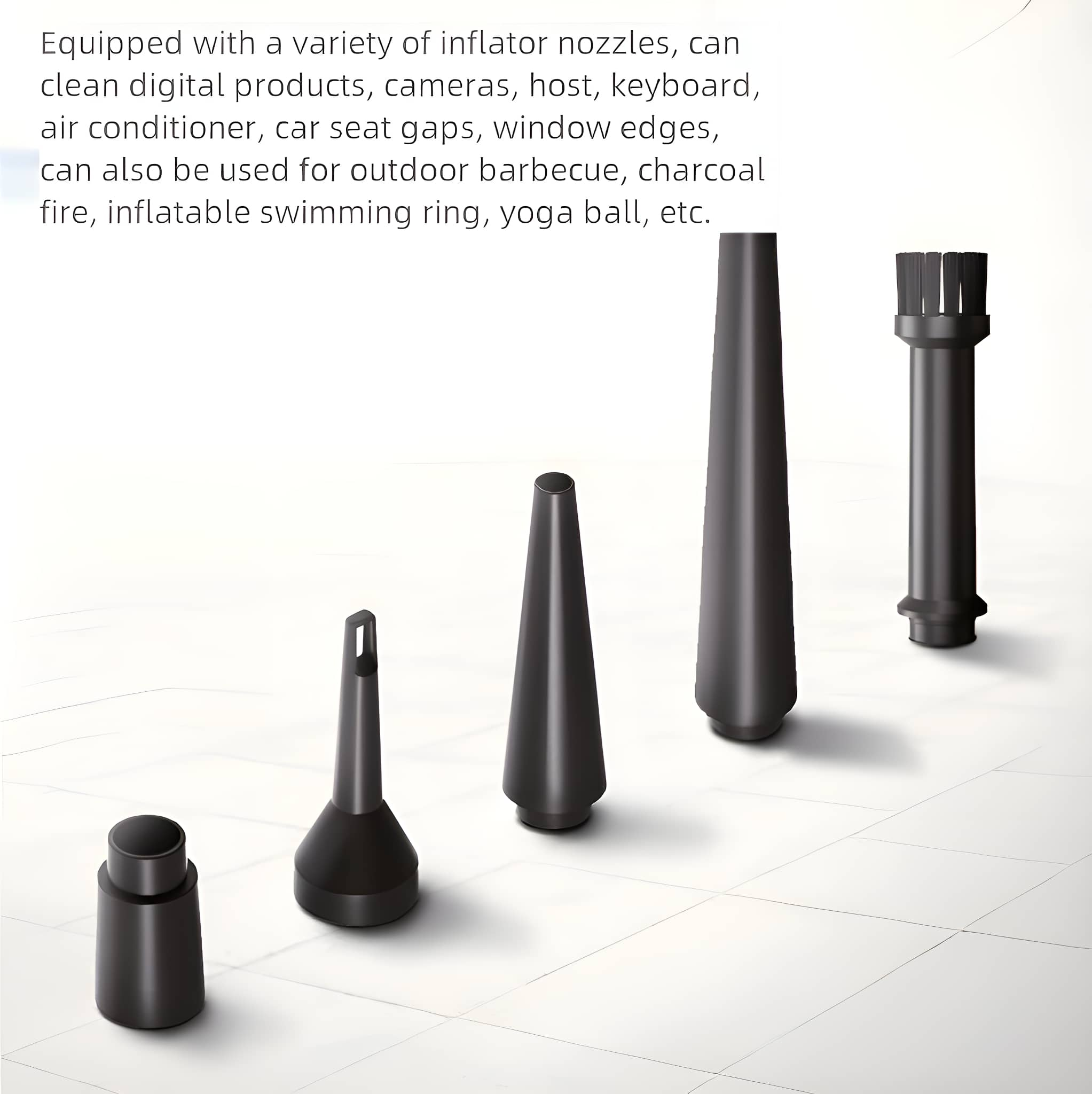 Fünf schwarze Düsen für einen Inflator. Sie haben verschiedene Formen und Größen.