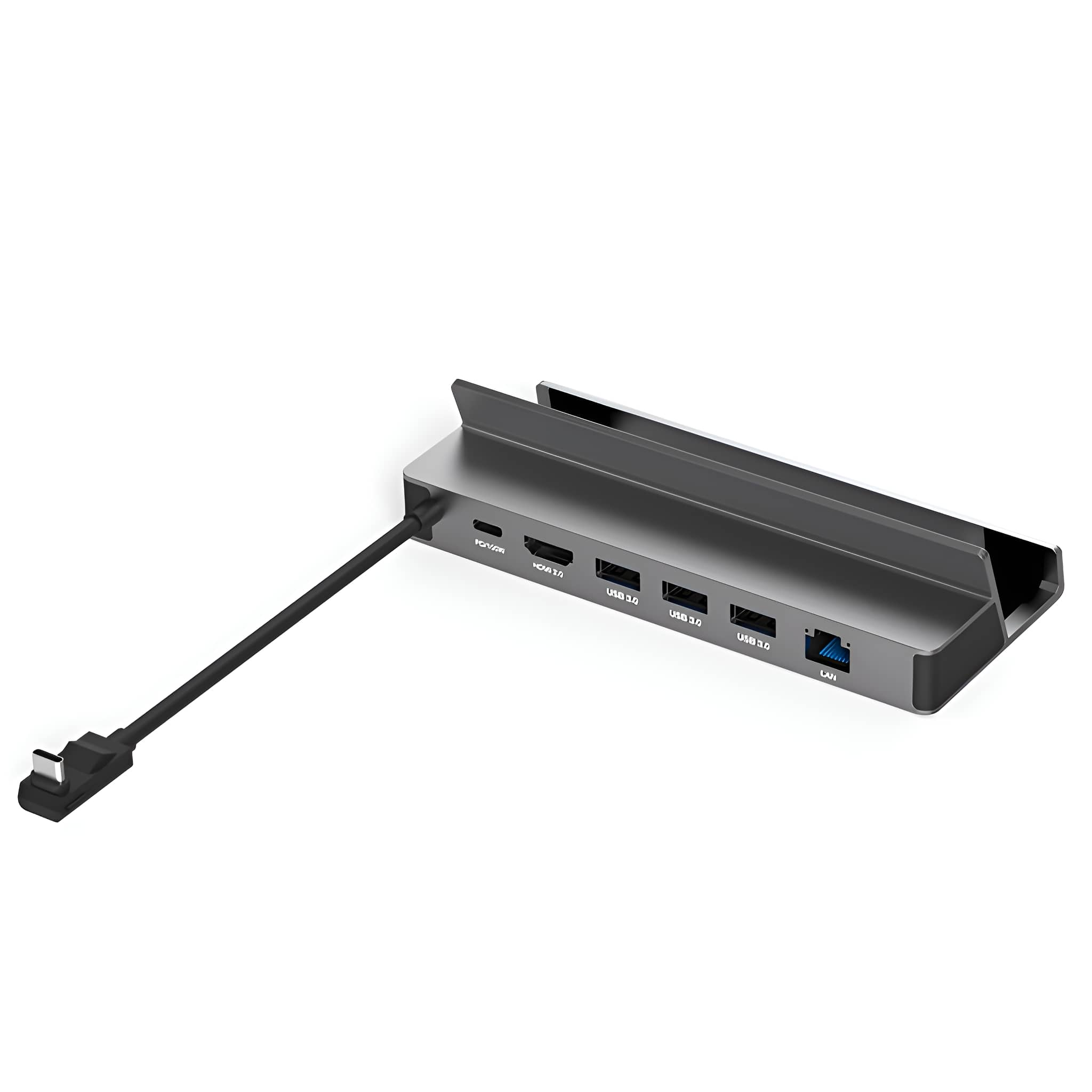 Silberner USB-Hub mit mehreren Anschlüssen und einem schwarzen Kabel. Weißer Hintergrund.