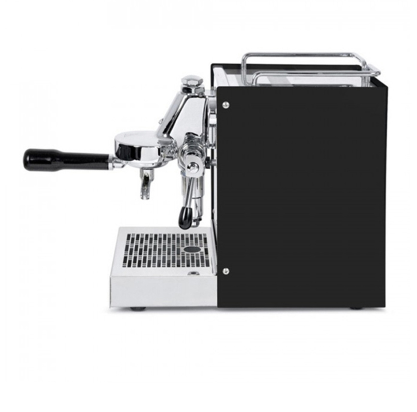 Macchina per espresso nera e argento su sfondo bianco.