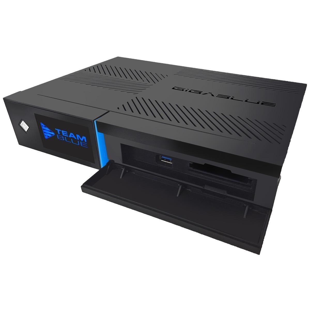 Schwarzes Computergehäuse mit blauen Akzenten. Der Markenname ist Team Blue. Das Gehäuse ist offen.