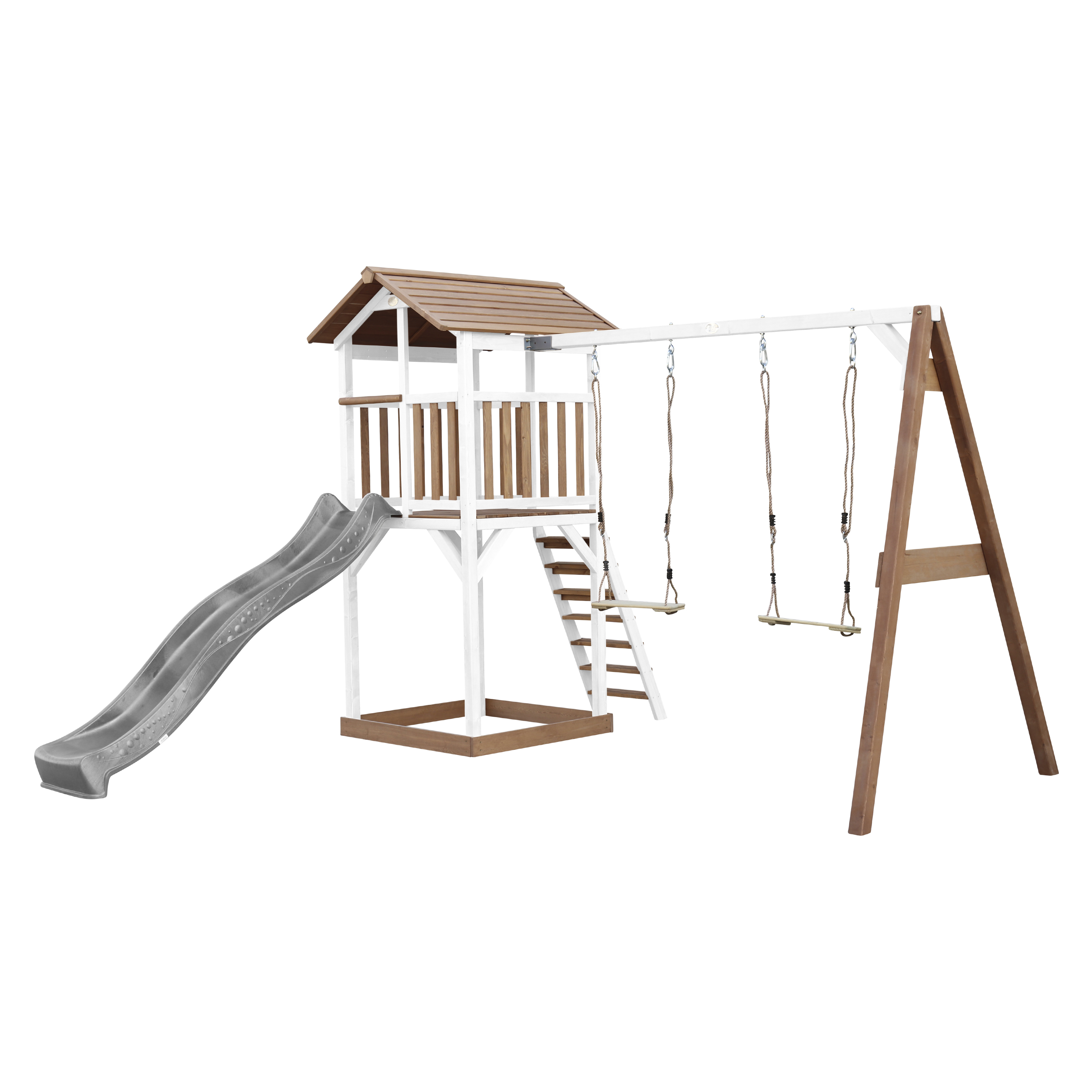 Spielplatz aus Holz mit Rutsche, Schaukeln und einem kleinen Haus. Weiße und braune Farben.