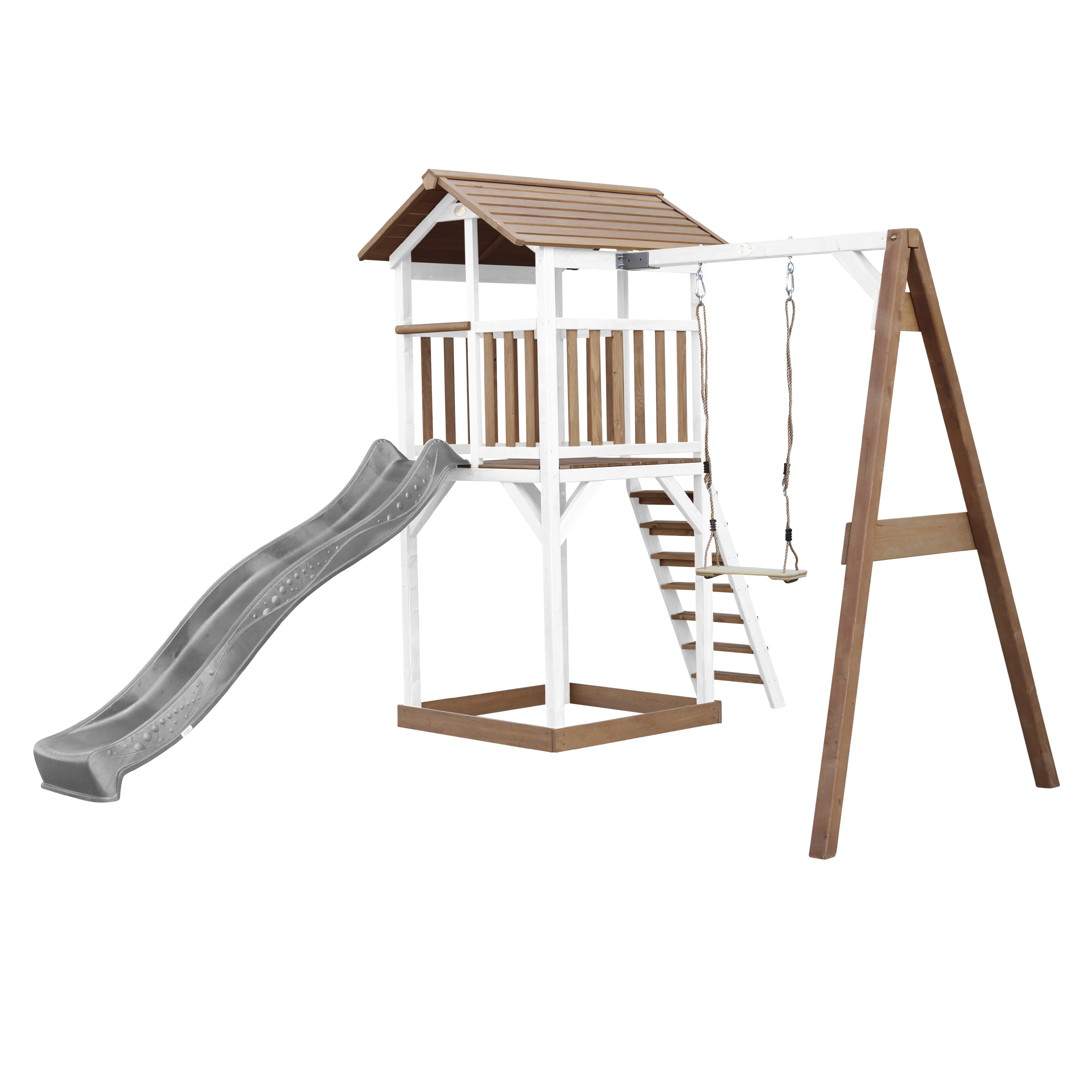 Ein Holzspielhaus mit Rutsche, Treppe und Schaukel.