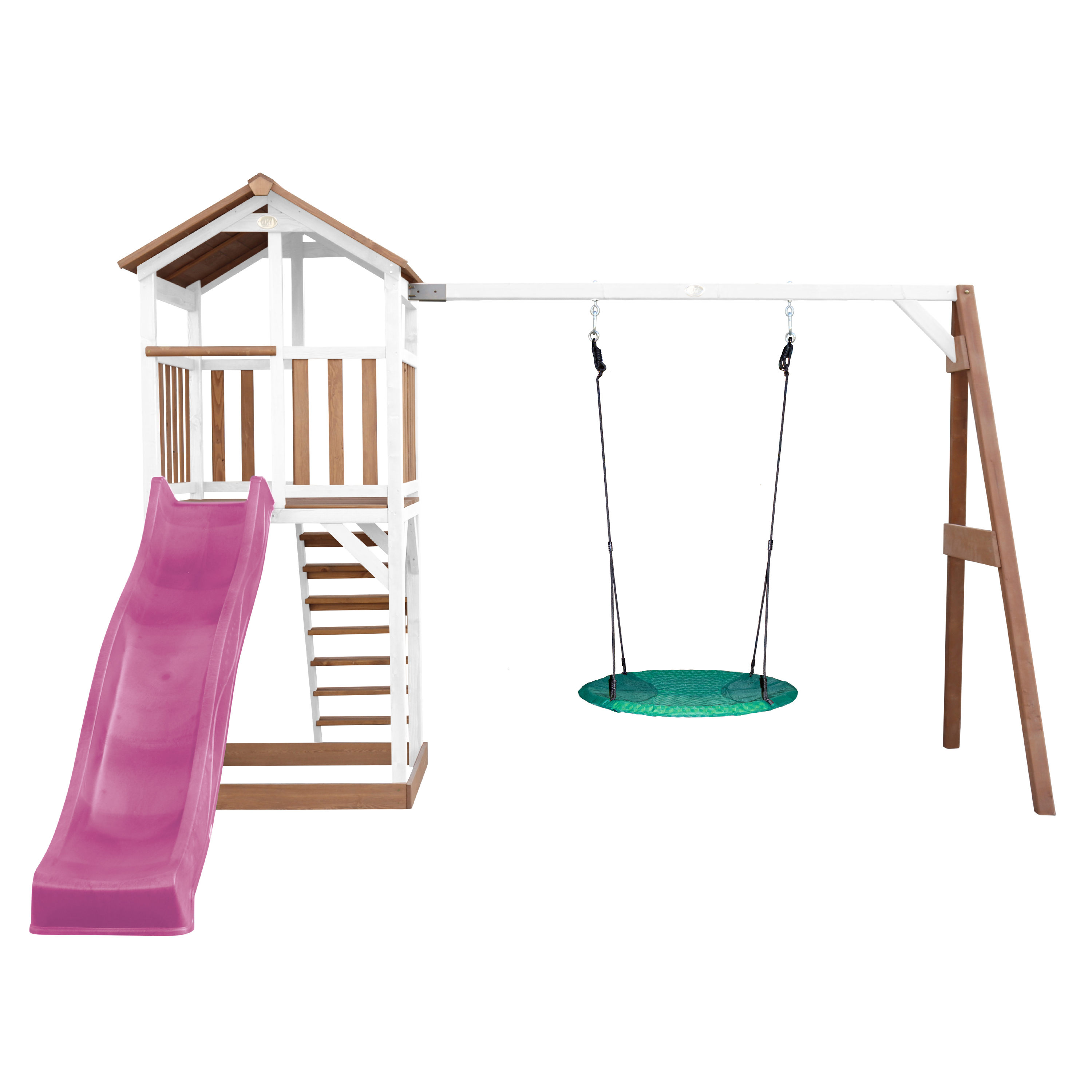 Ein Spielplatz aus Holz mit Rutsche, Klettergerüst und Schaukel.
