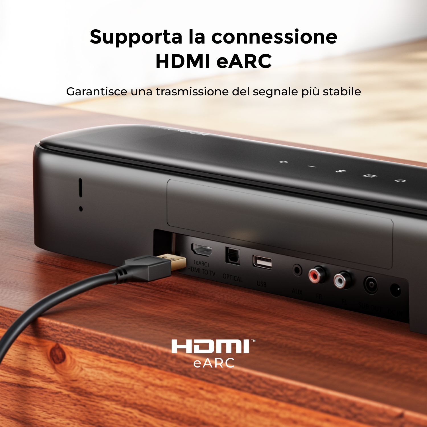 Vista posteriore di soundbar nera, con porte. Porta HDMI eARC evidenziata. Trasmissione segnale stabile.