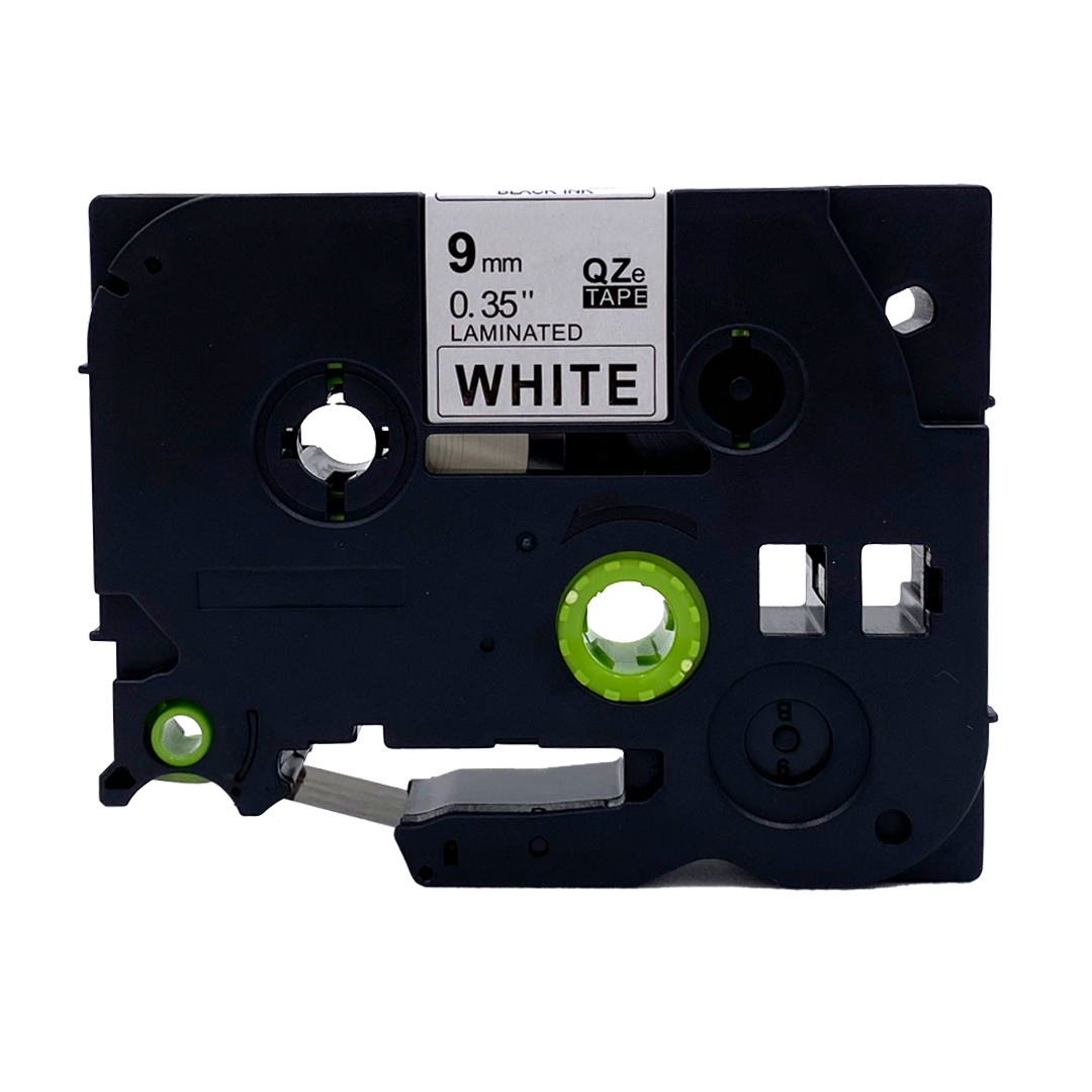 Zwarte tape cartridge met een wit label met 'WHITE'.