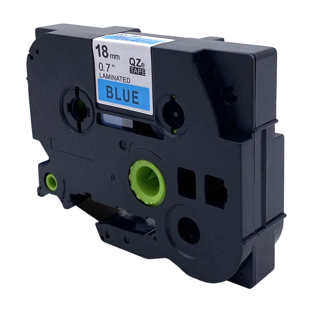 Zwarte labelmaker cartridge met blauwe tekst: BLUE, 18mm, 0.7" LAMINATED TAPE.